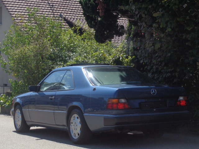 MERCEDES-BENZ 300 CE-image-2