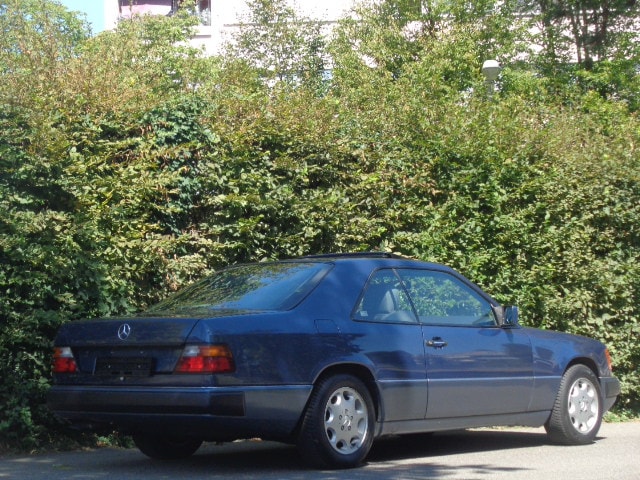 MERCEDES-BENZ 300 CE-image-12