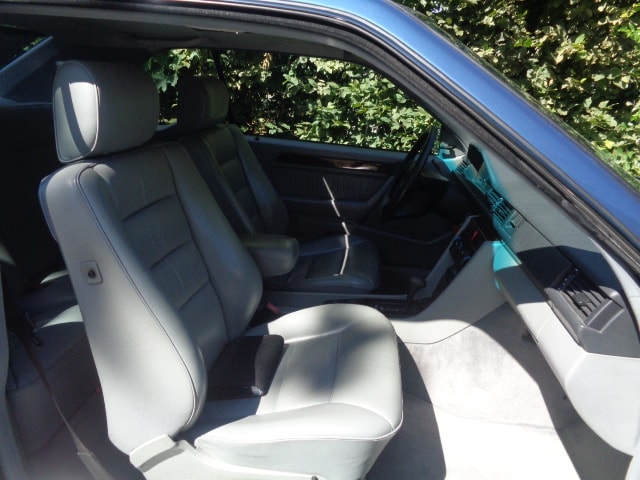 MERCEDES-BENZ 300 CE-image-4