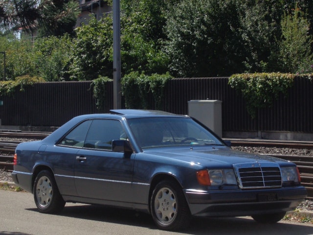 MERCEDES-BENZ 300 CE-image-10
