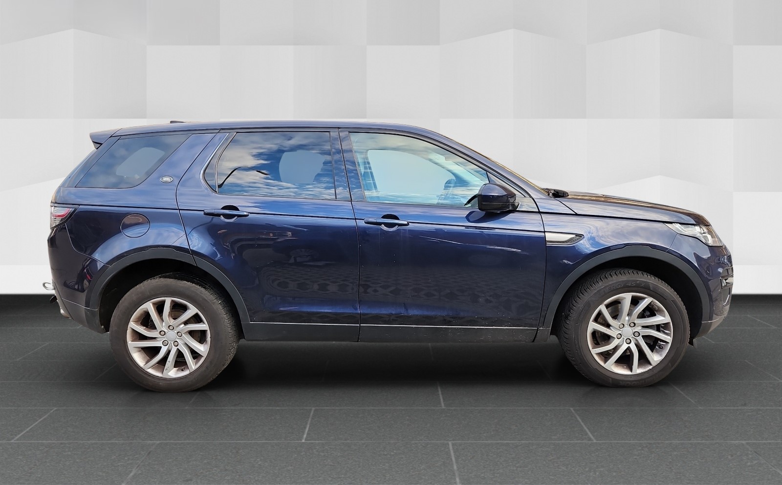 LAND ROVER Discovery Sport 2.0 TD4 SE AT9-image-3