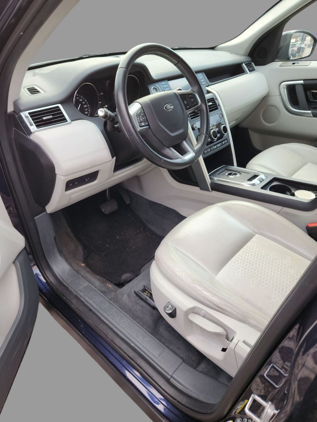 LAND ROVER Discovery Sport 2.0 TD4 SE AT9-image-10