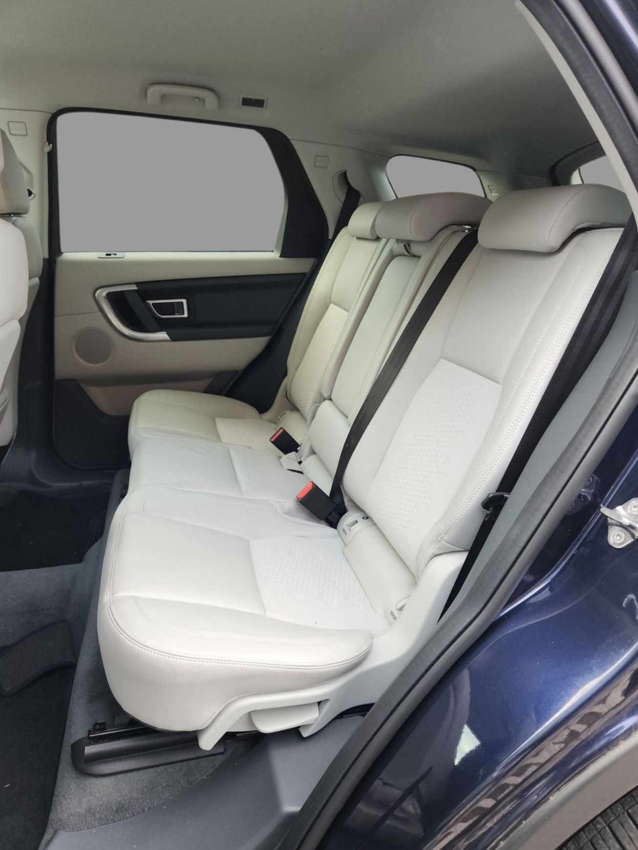 LAND ROVER Discovery Sport 2.0 TD4 SE AT9-image-11
