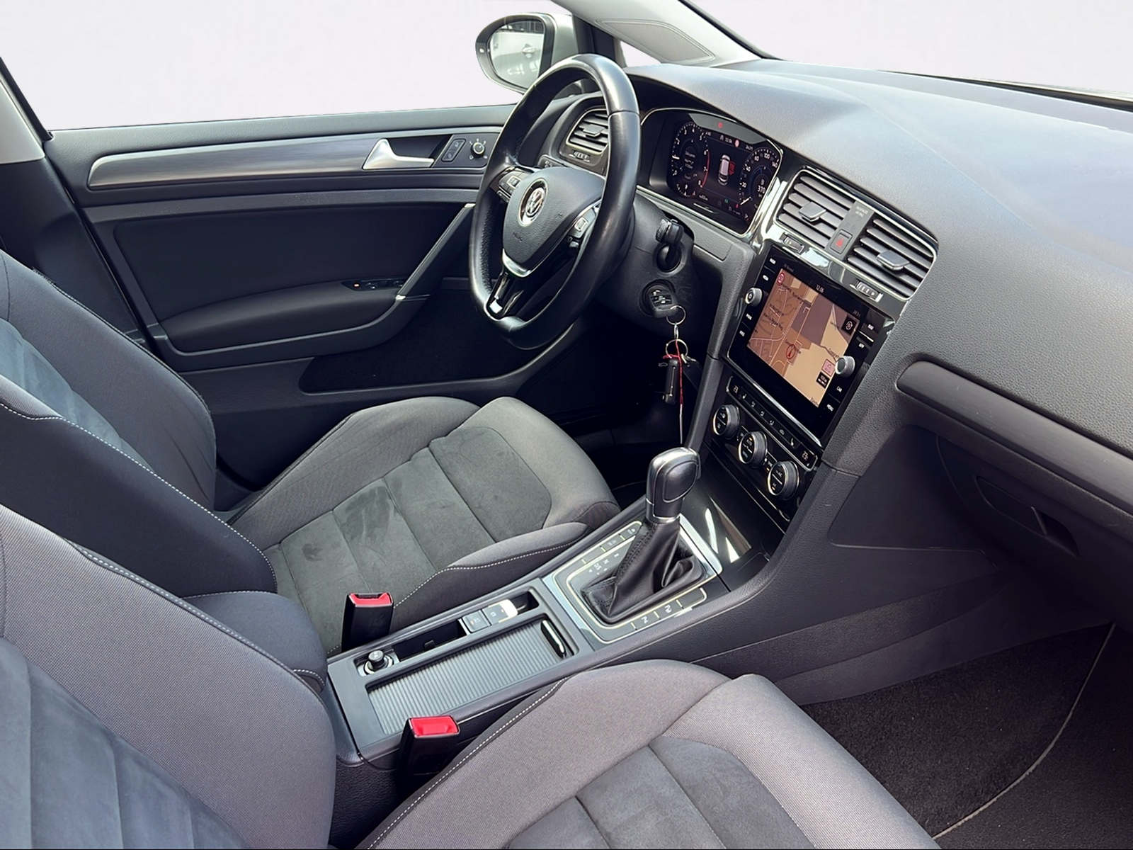 VW Golf 1.5 TSI EVO Comfortline DSG-image-2