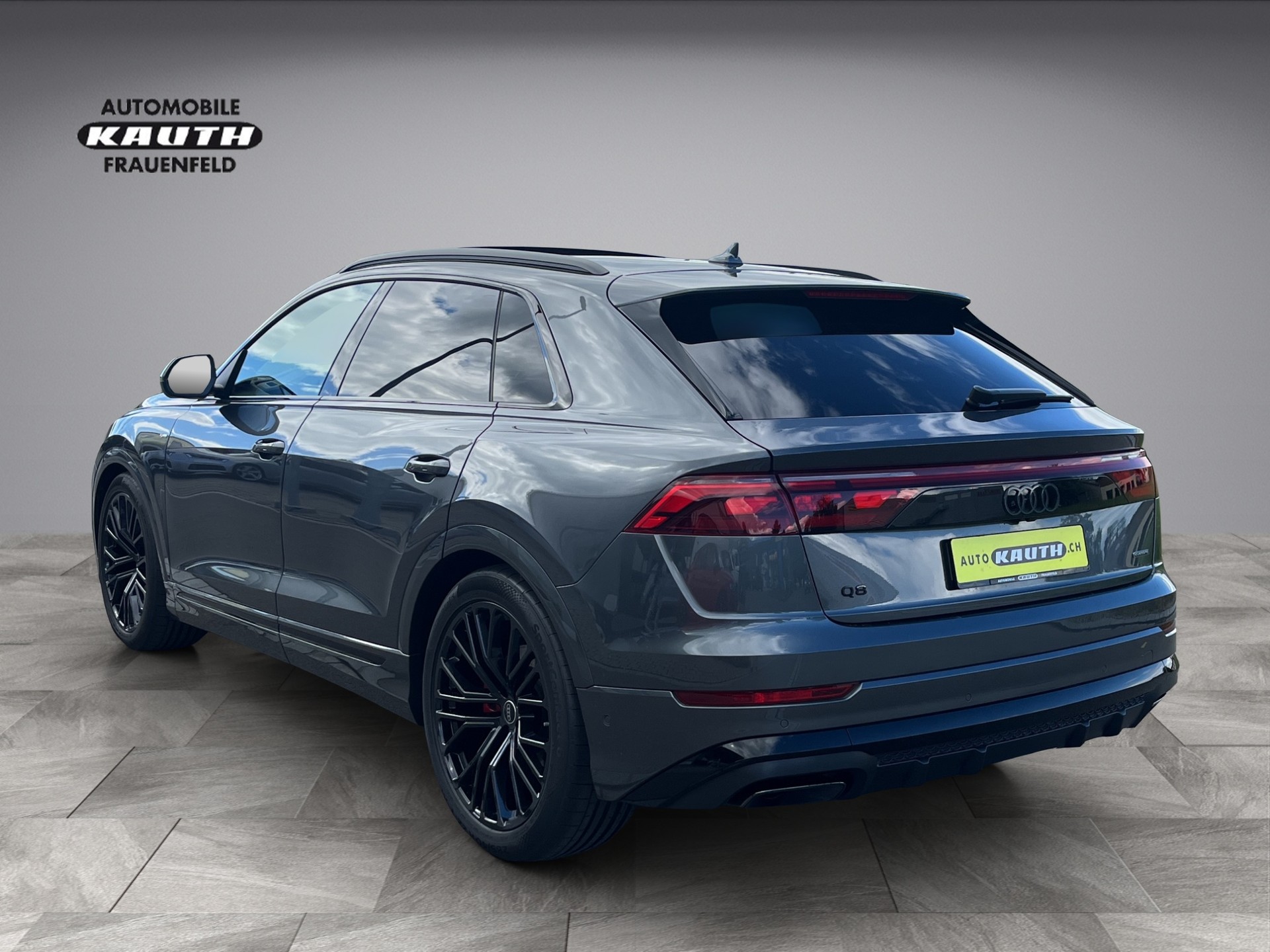 AUDI Q8 SUV TDI quattro 210 kW tiptronic*Standheizung, AHK, B&O Sound, 23"Alu, Panodach, (5-Jahre Garantie)-showroom-element-2
