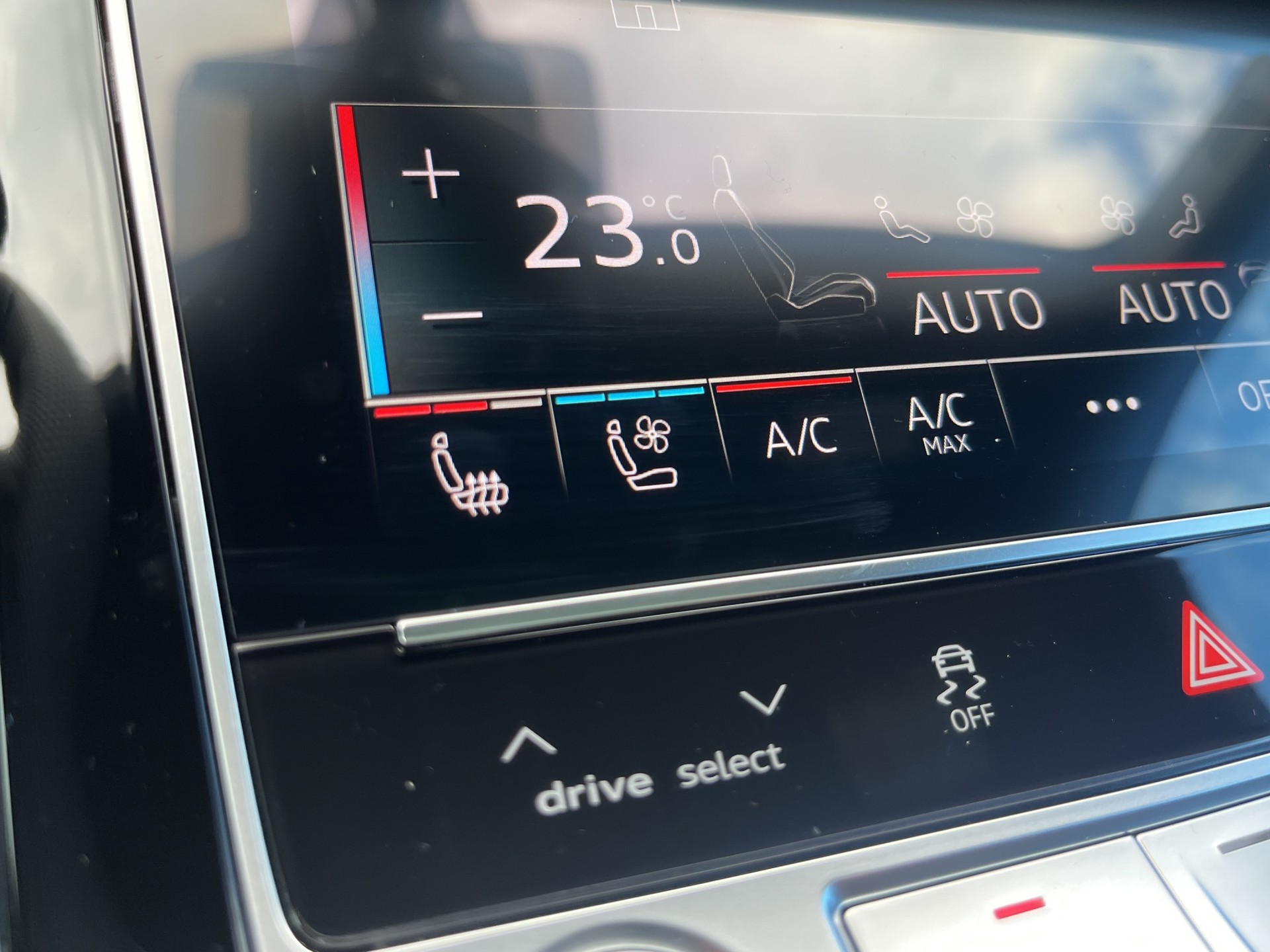 AUDI Q8 SUV TDI quattro 210 kW tiptronic*Standheizung, AHK, B&O Sound, 23"Alu, Panodach, (5-Jahre Garantie)-image-23