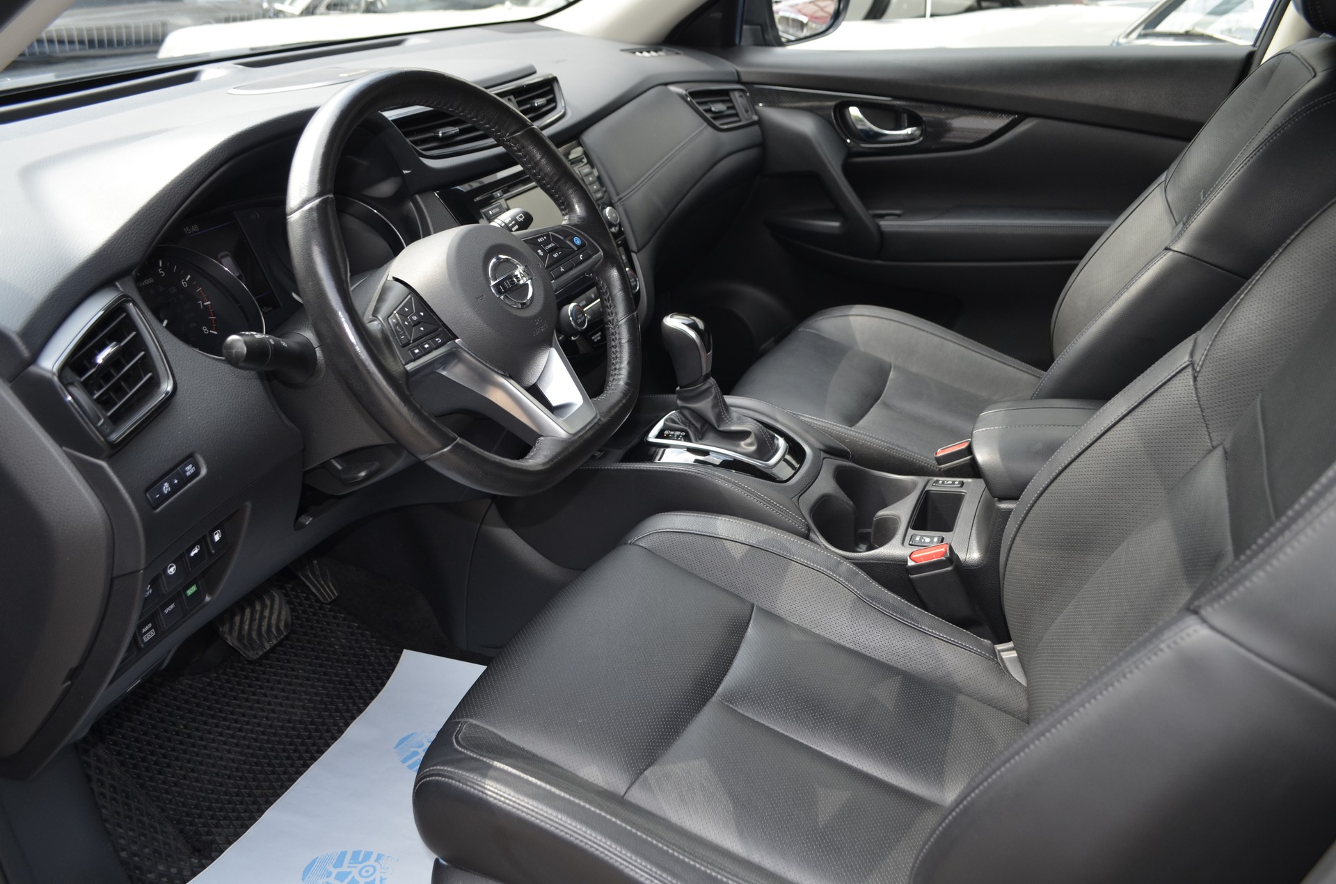 NISSAN 4x4 2.5 Benzin-image-7