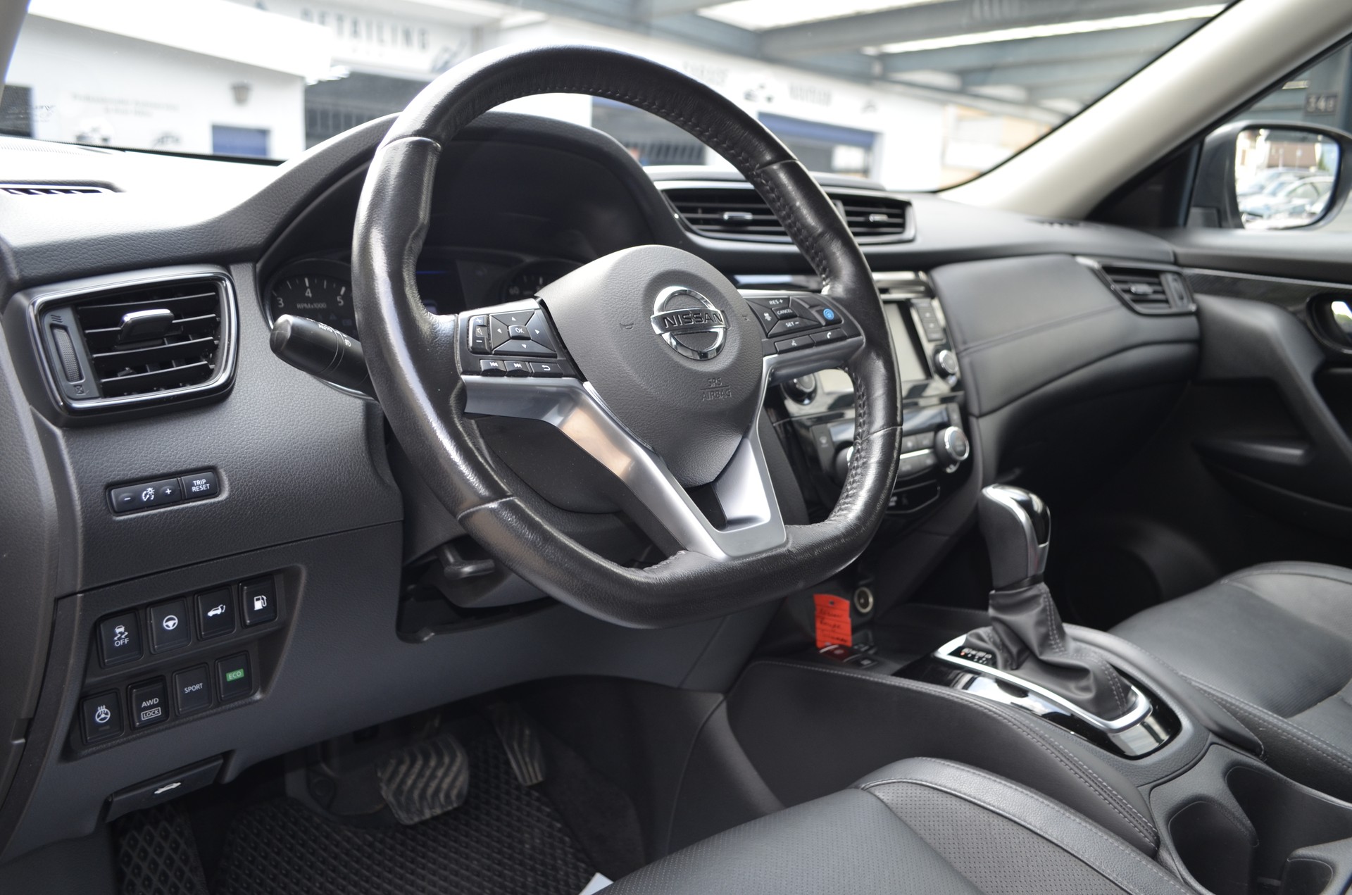 NISSAN 4x4 2.5 Benzin-image-9