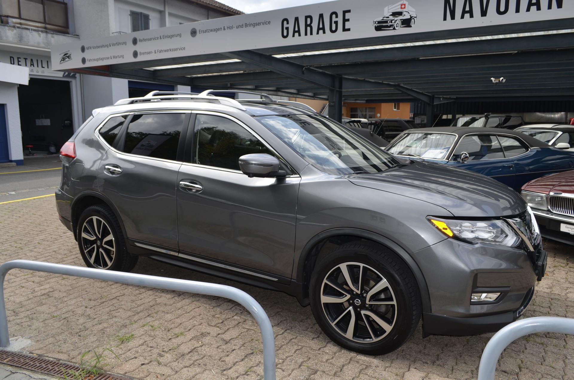 NISSAN 4x4 2.5 Benzin-image-2