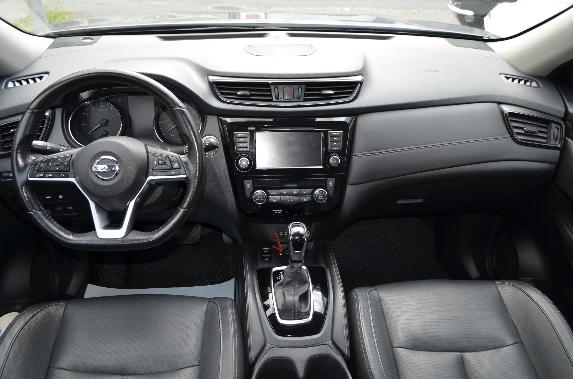 NISSAN 4x4 2.5 Benzin-image-6