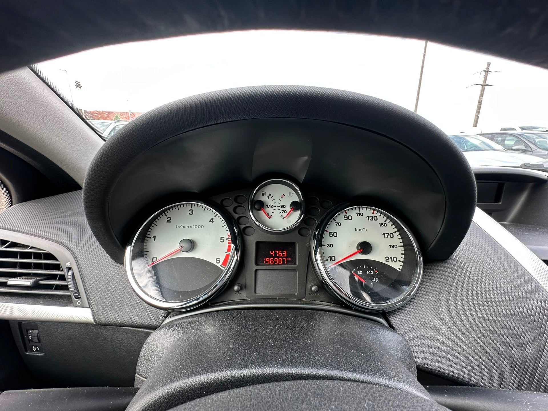 PEUGEOT 207 SW 1.6 HDI Sport-image-8