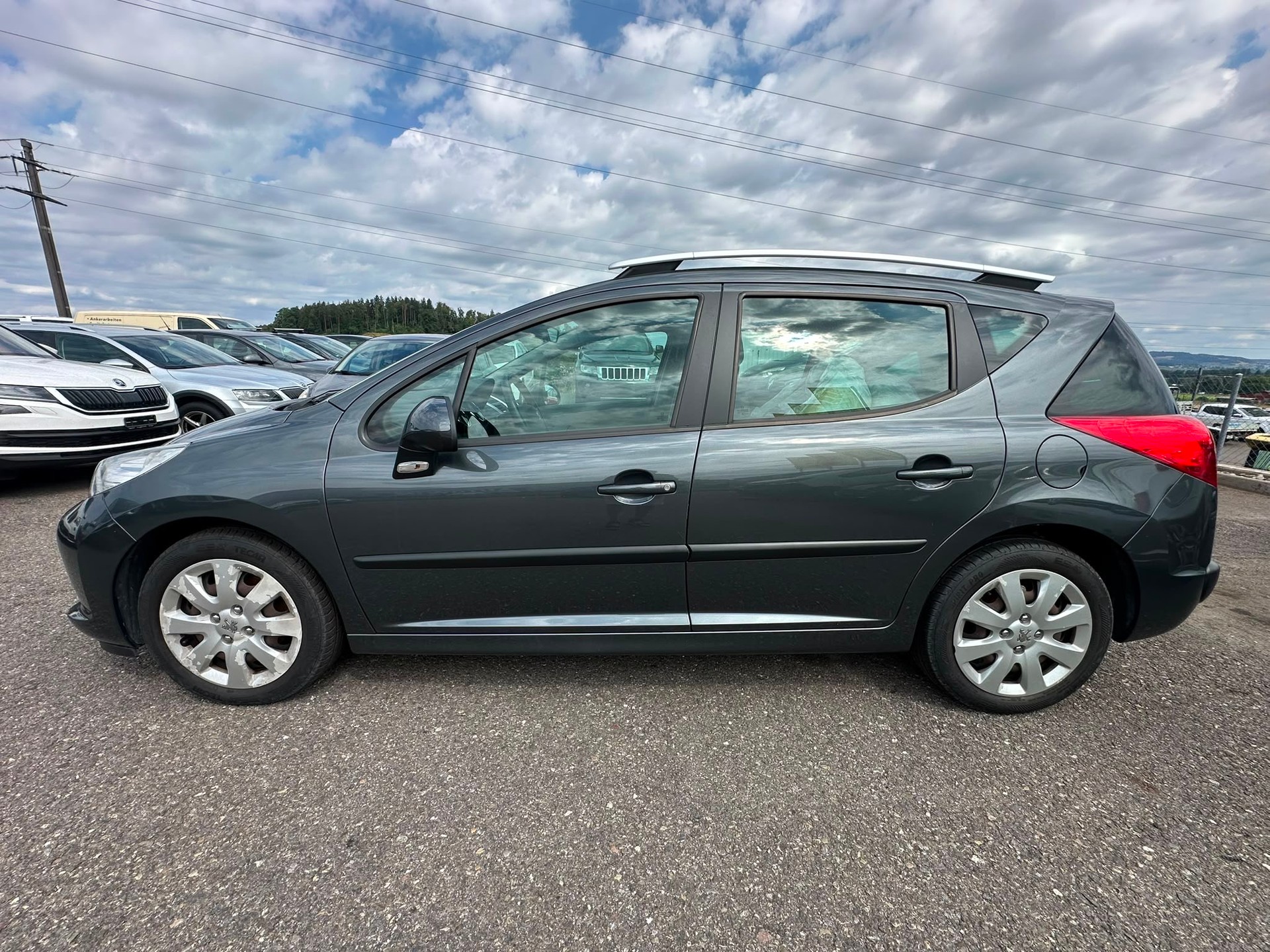 PEUGEOT 207 SW 1.6 HDI Sport-image-7