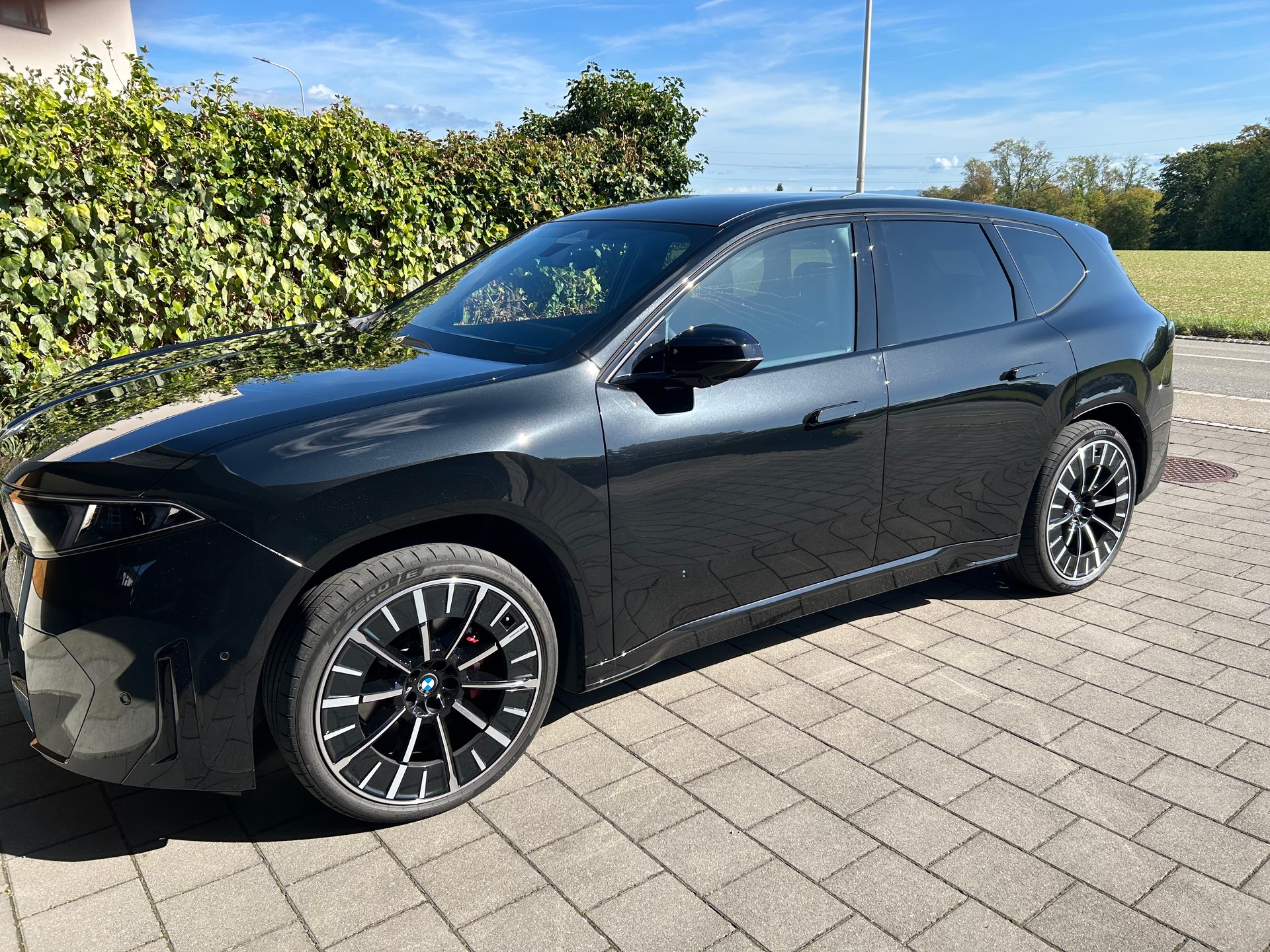 BMW 50 xDrive MSport Pro, AHK, komplettes Zubehör-image-2
