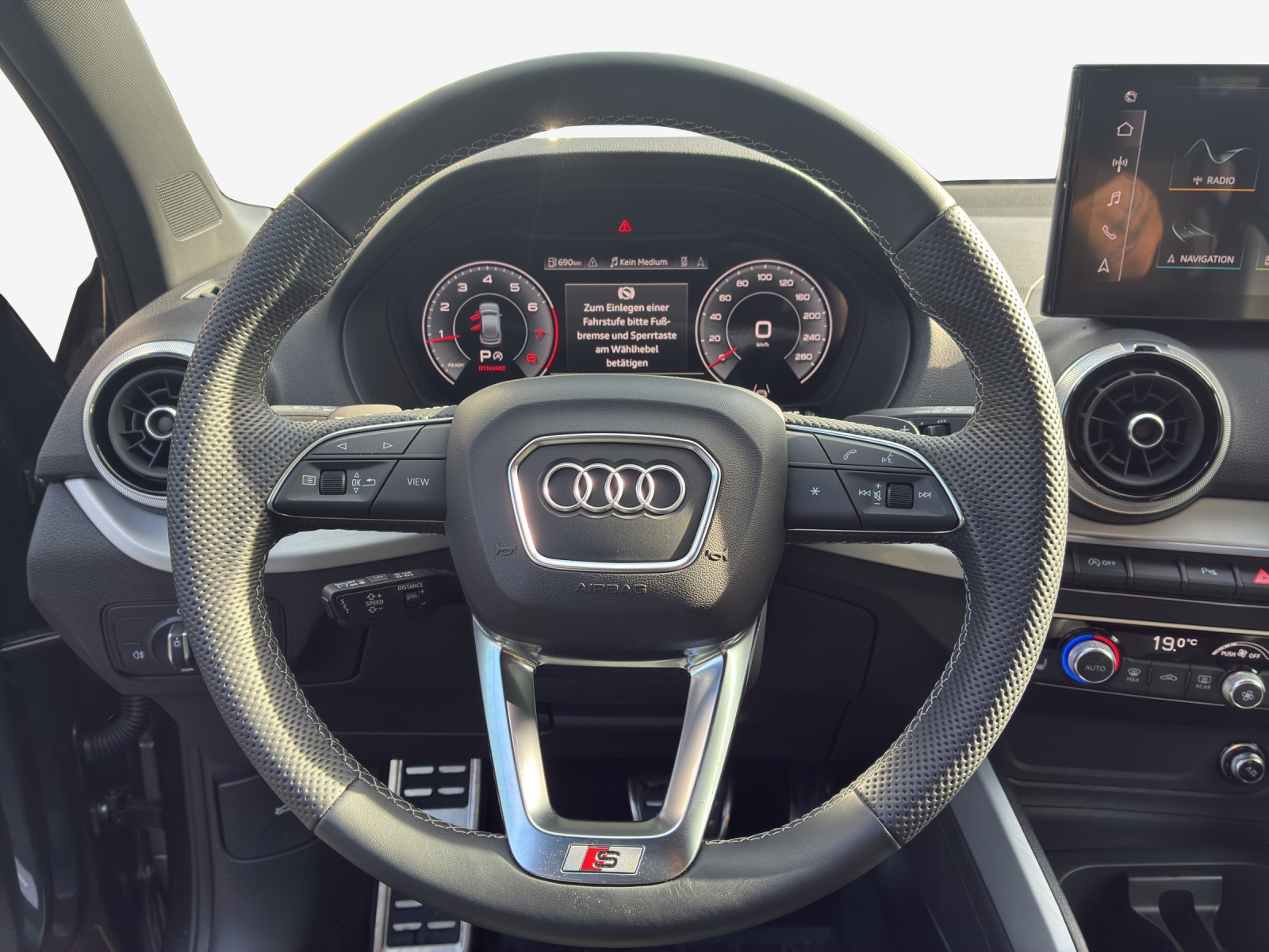 AUDI Q2 40 TFSI S line Attraction quattro S-tronic-image-9