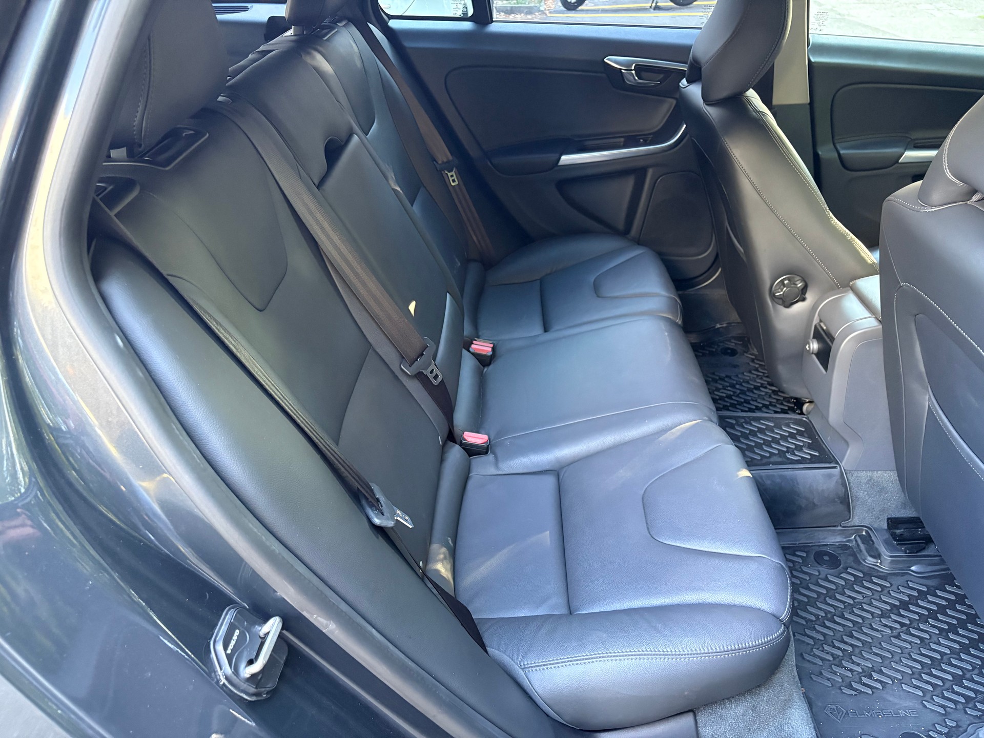 VOLVO V60 D4 Momentum ab MFK und Service-image-10