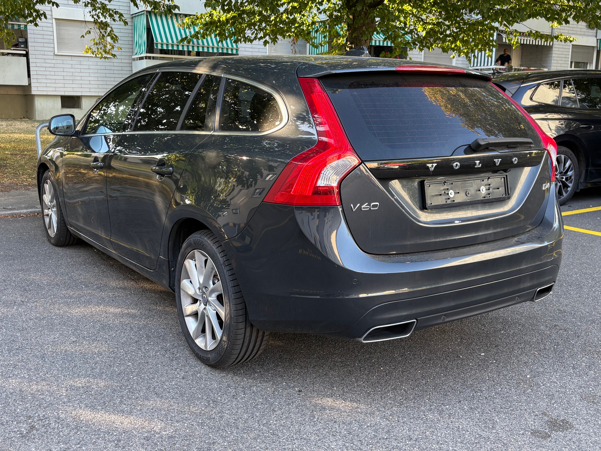 VOLVO V60 D4 Momentum ab MFK und Service-image-5