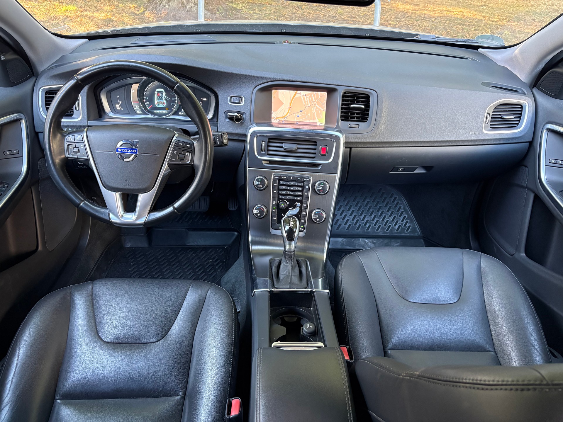 VOLVO V60 D4 Momentum ab MFK und Service-image-6