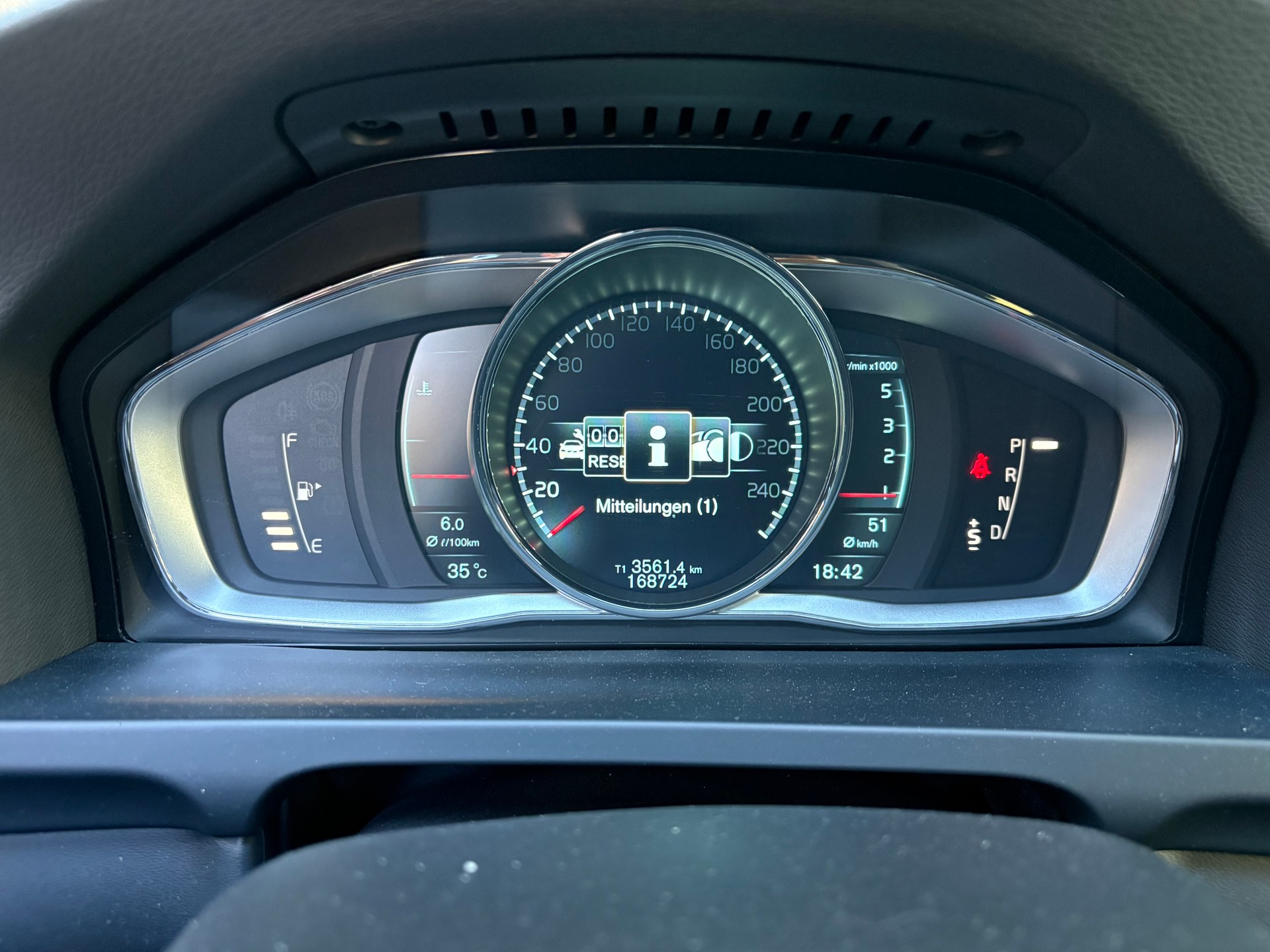 VOLVO V60 D4 Momentum ab MFK und Service-image-12