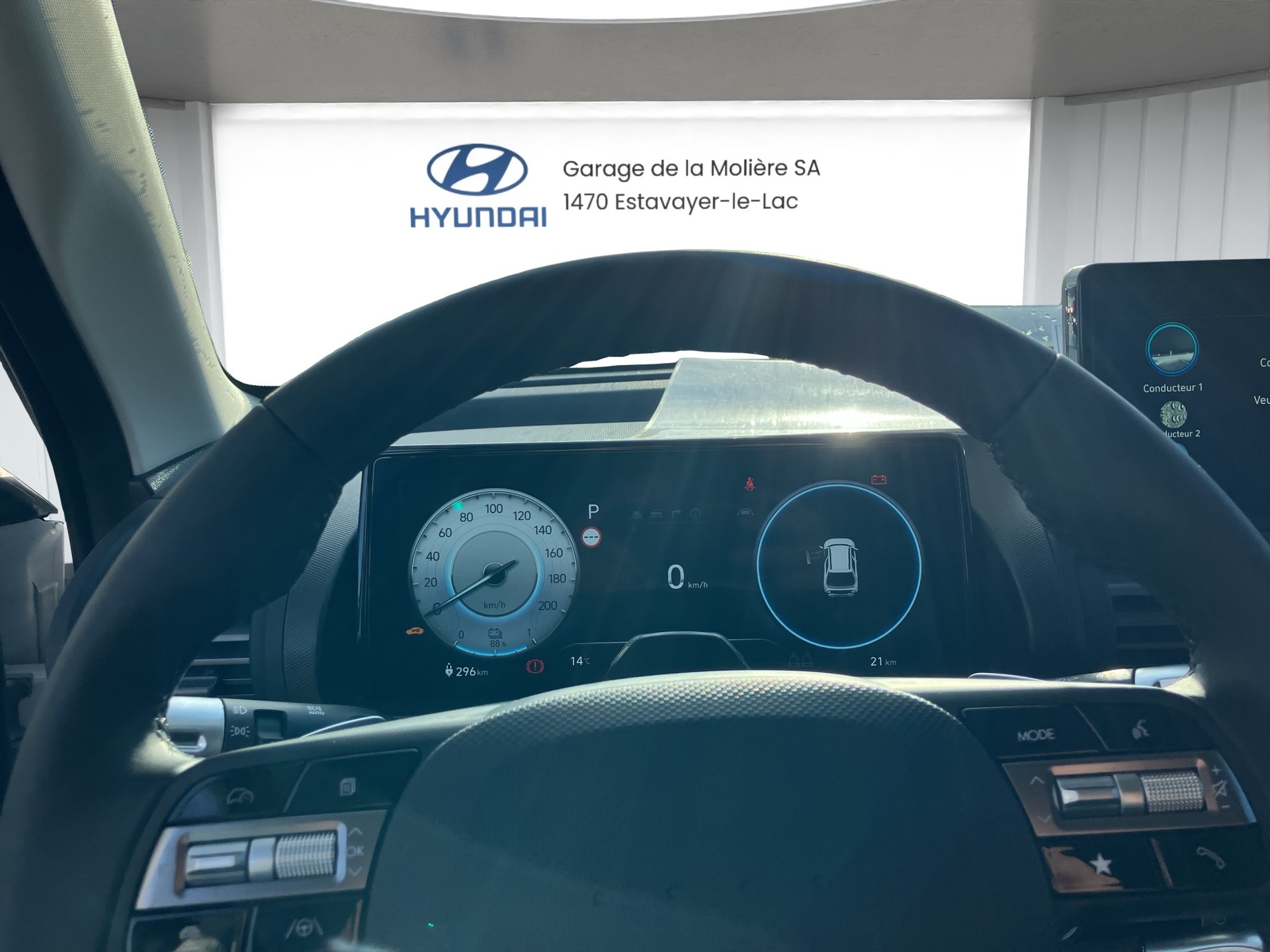 HYUNDAI Inster 49kWh Amplia-image-7