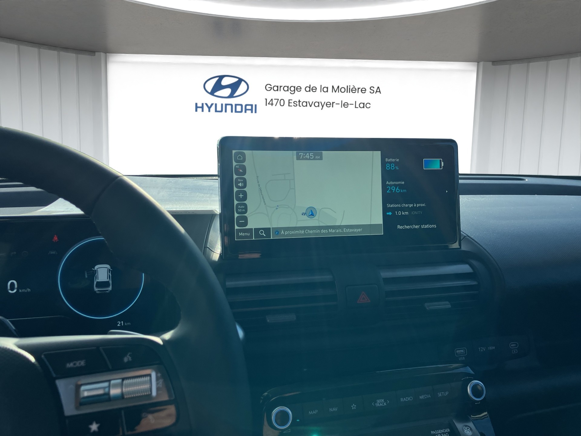 HYUNDAI Inster 49kWh Amplia-image-8