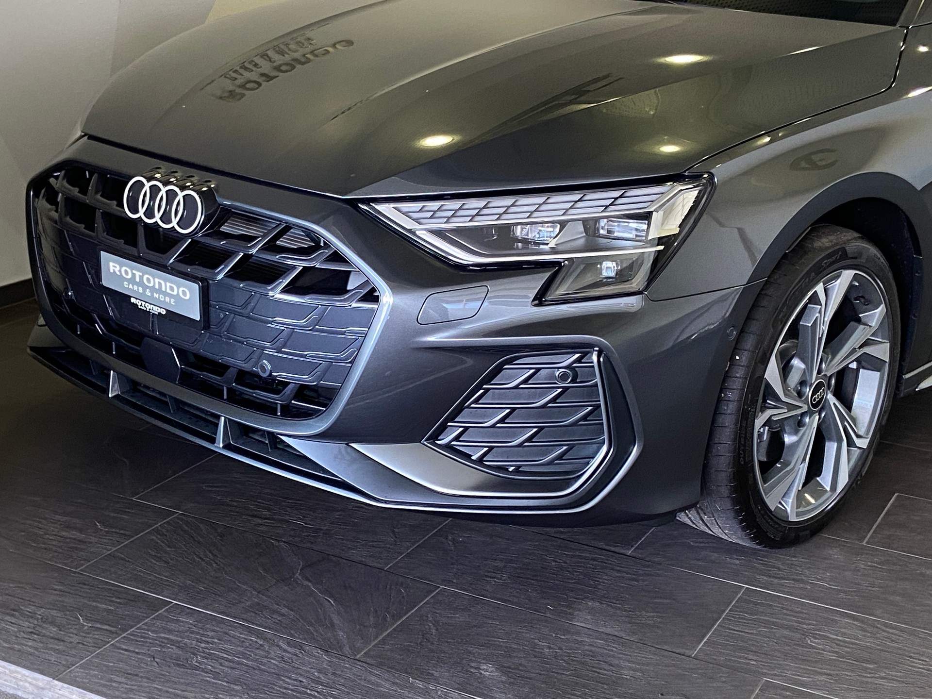 AUDI A3 Sportback TFSI 150 kW quattro 2 x S line S tronic-image-2