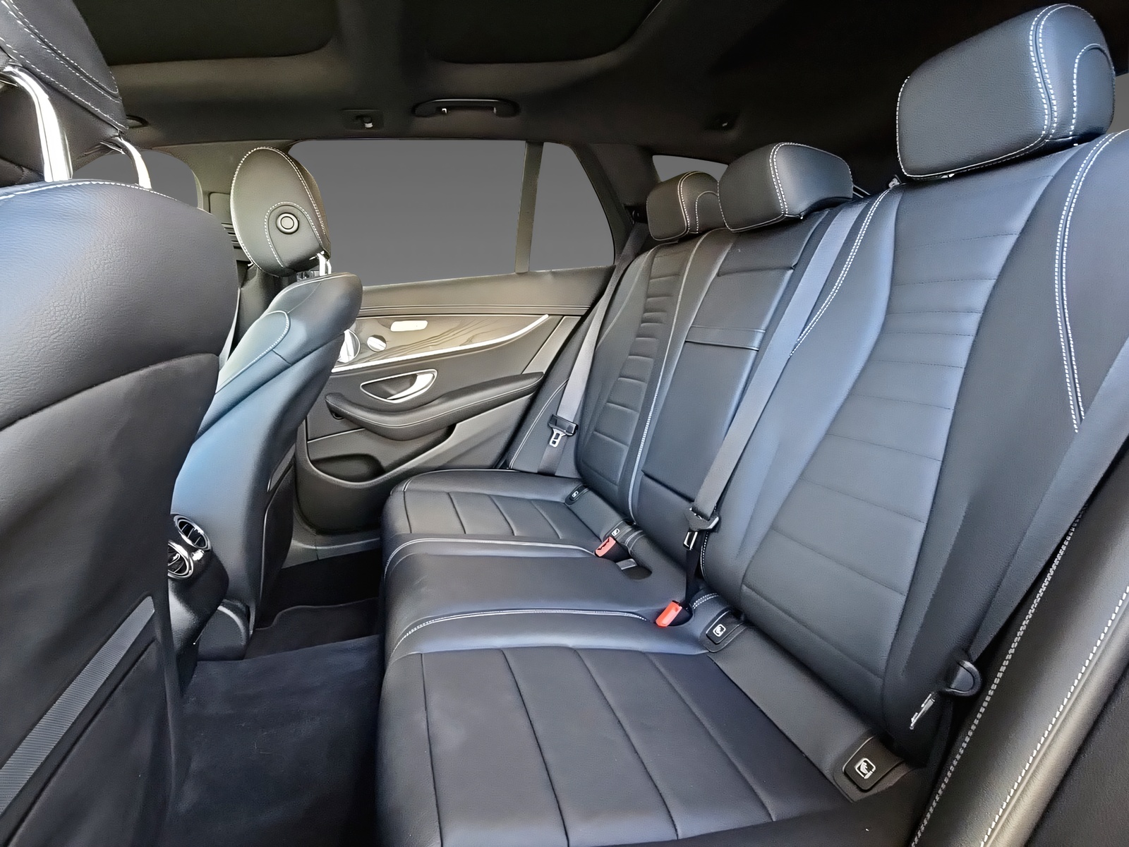 MERCEDES-BENZ E 400 d AMG Line 4Matic-image-10