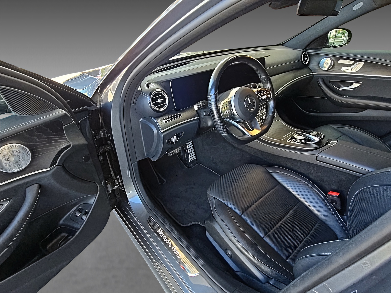 MERCEDES-BENZ E 400 d AMG Line 4Matic-image-13