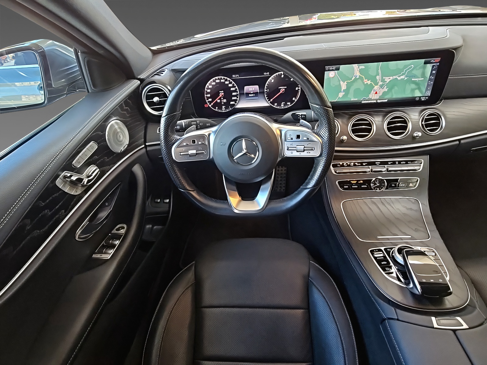 MERCEDES-BENZ E 400 d AMG Line 4Matic-image-12