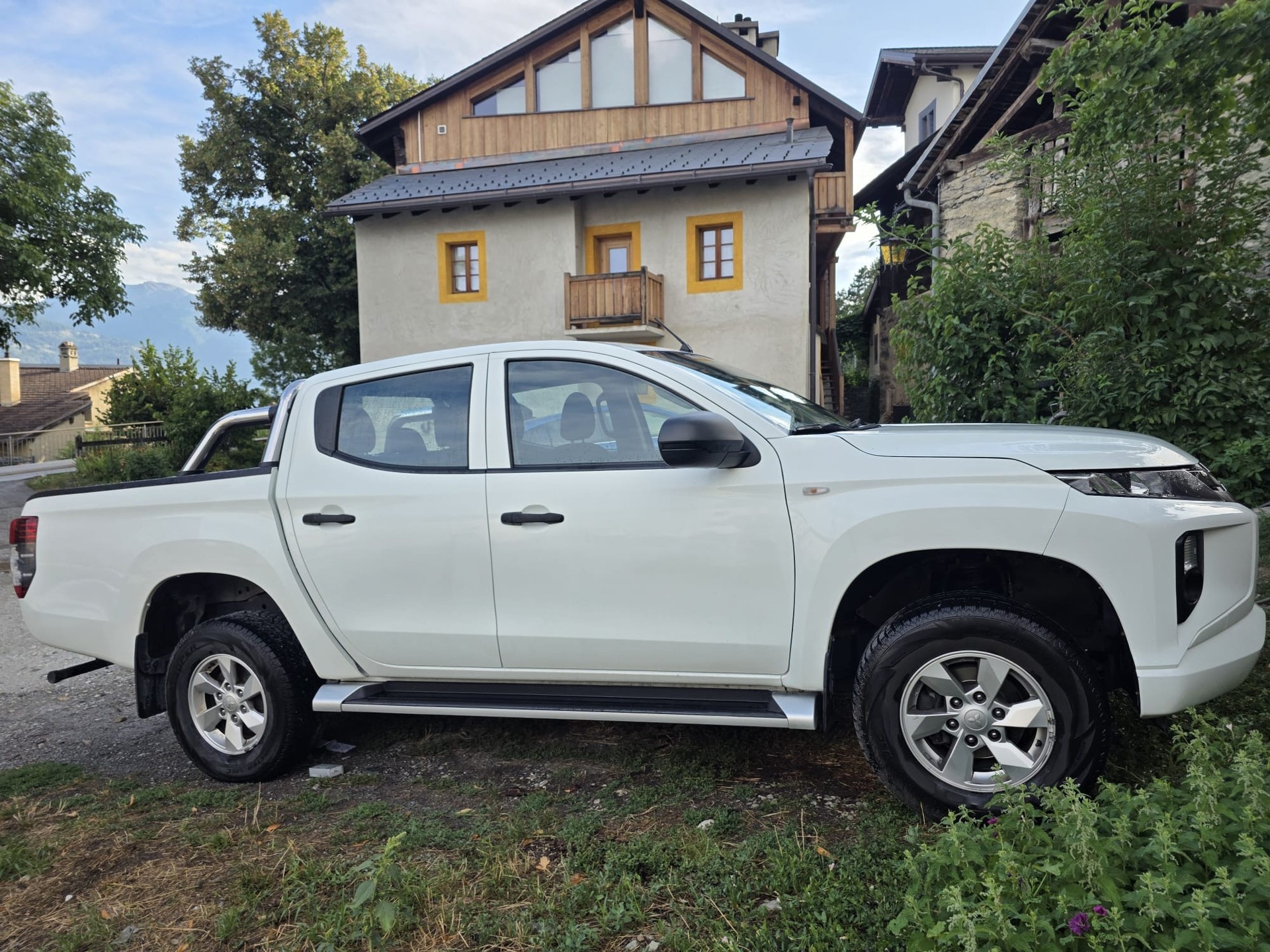 MITSUBISHI 2.2 DID 4x4 Value-image-2