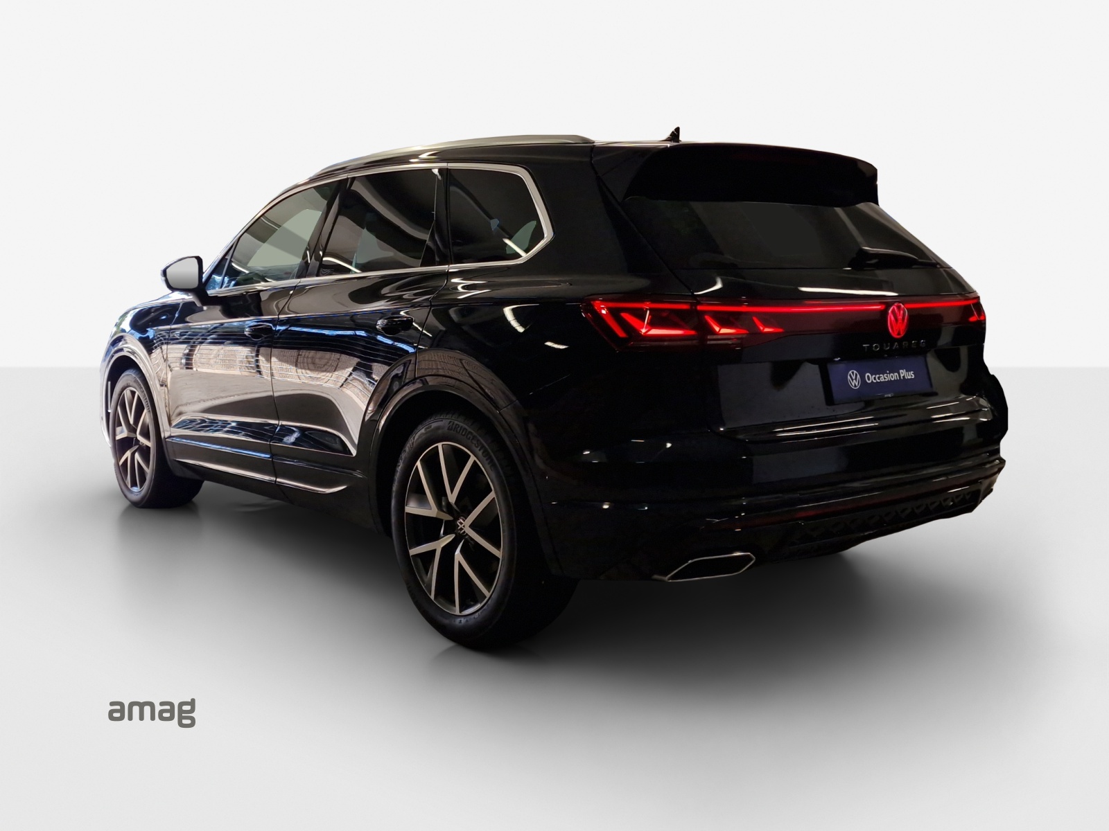 VW Touareg 3.0 TDI R-Line Tiptronic-image-2