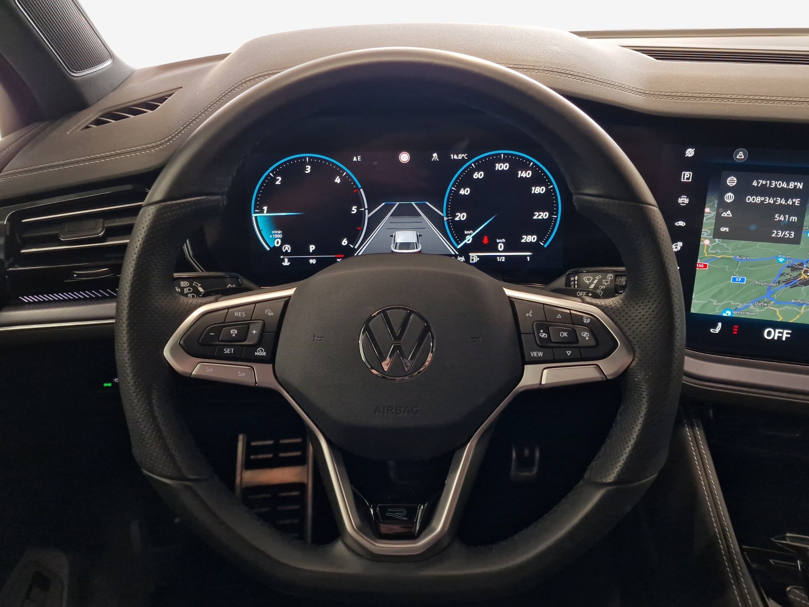 VW Touareg 3.0 TDI R-Line Tiptronic-image-9