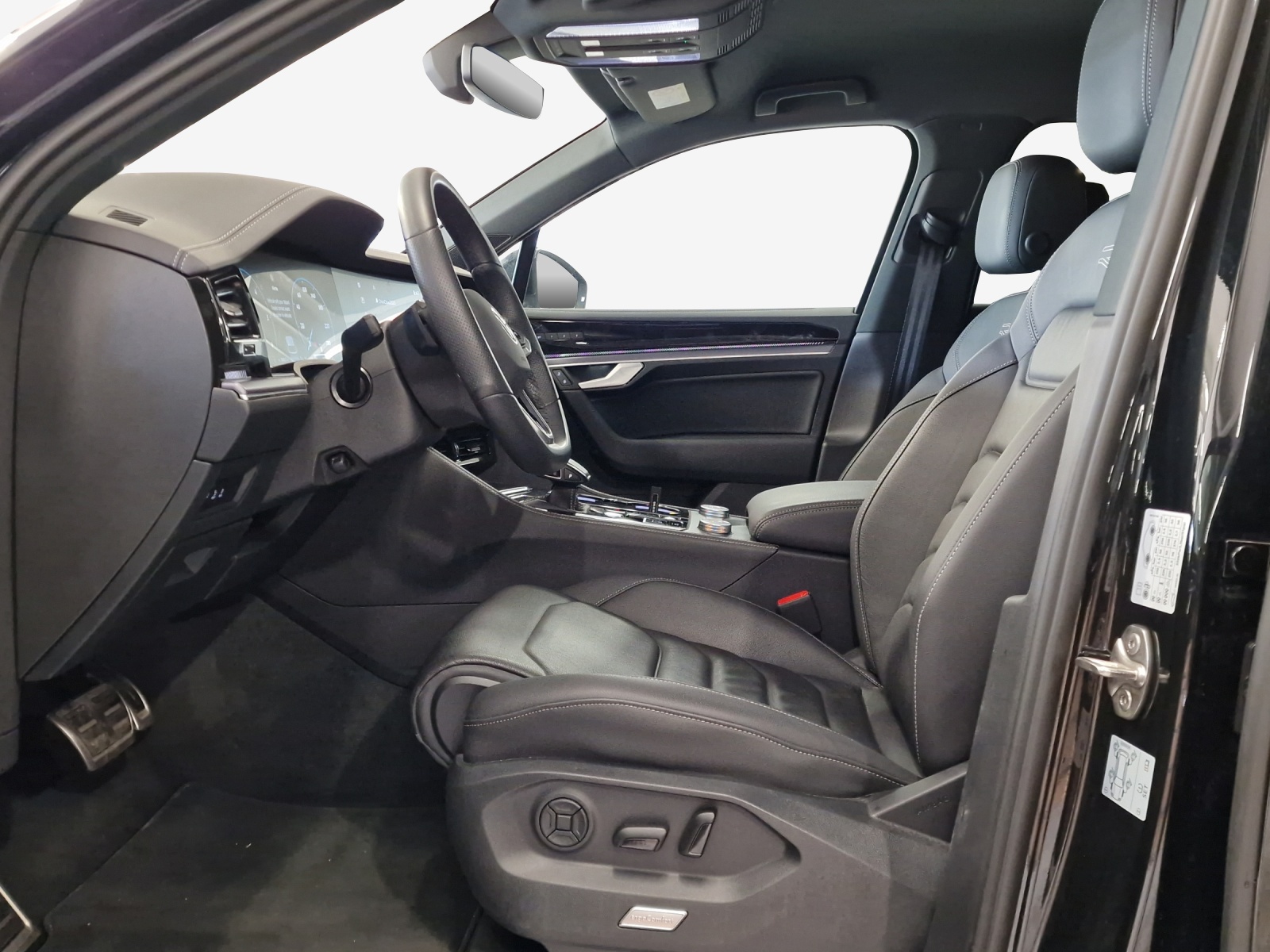 VW Touareg 3.0 TDI R-Line Tiptronic-image-7
