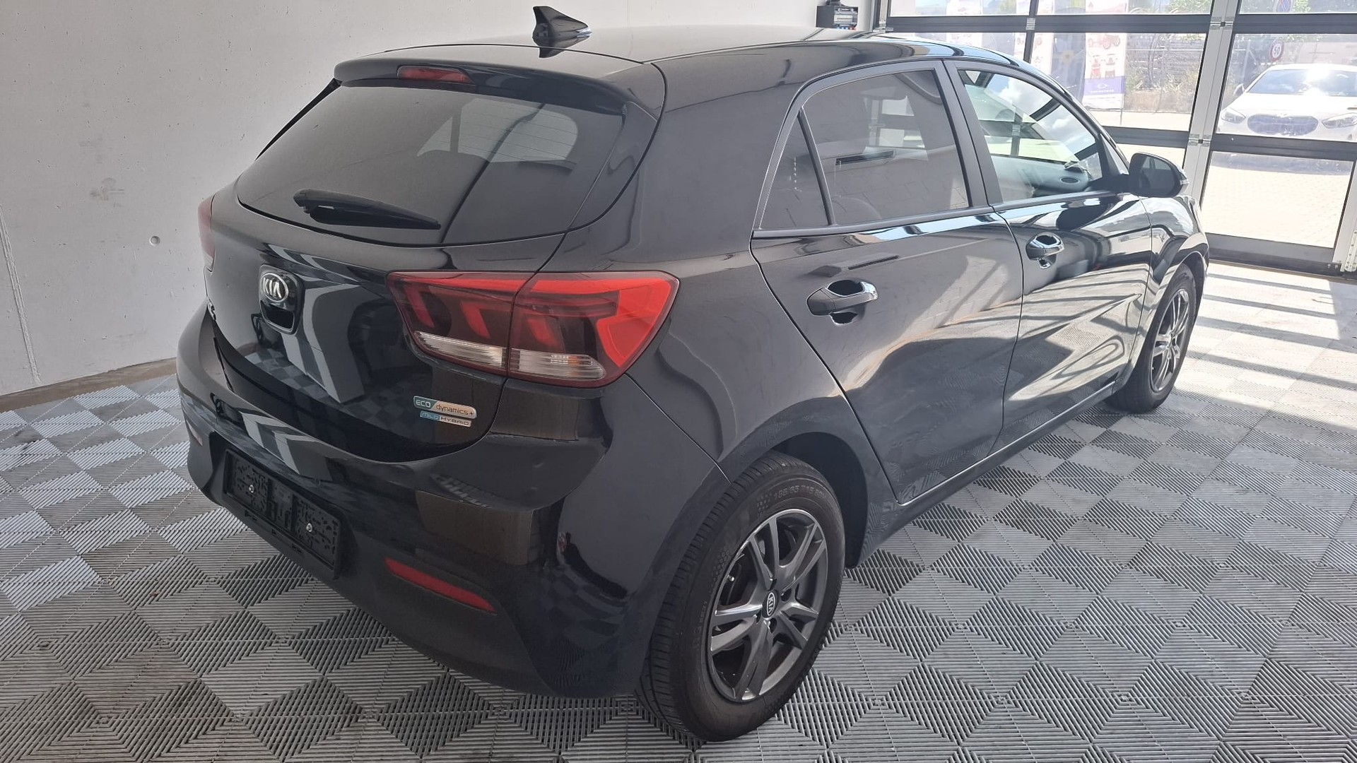 KIA Rio 1.0 T-GDi MHEV Style DCT-image-3