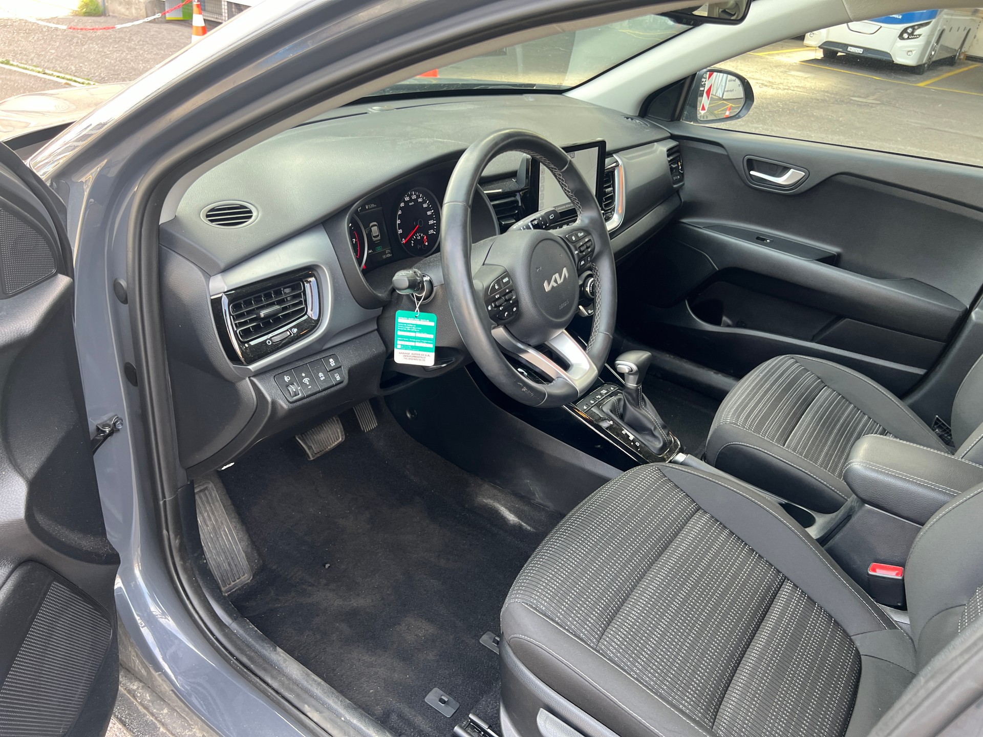 KIA Stonic 1.0 T-GDI GT-Line DCT-image-14
