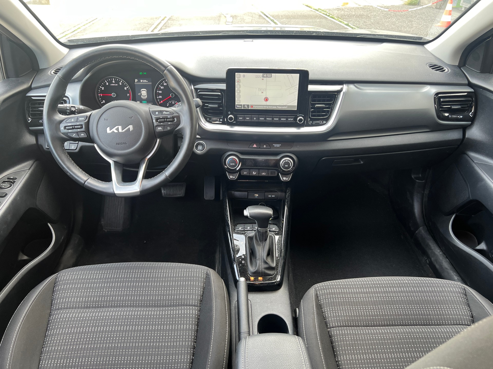 KIA Stonic 1.0 T-GDI GT-Line DCT-image-12