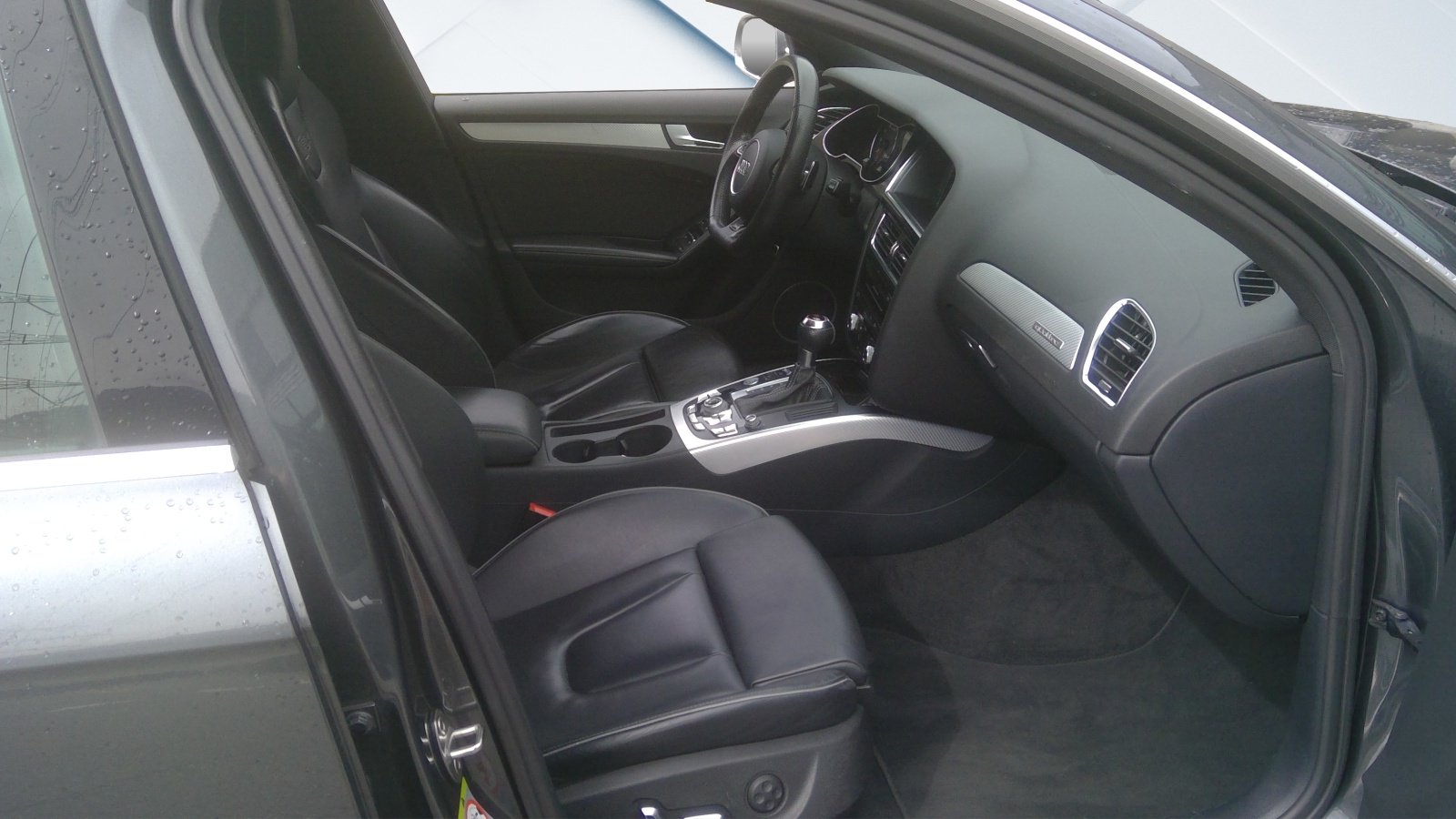 AUDI RS4 Avant 4.2 FSI V8 quattro S-tronic-image-4