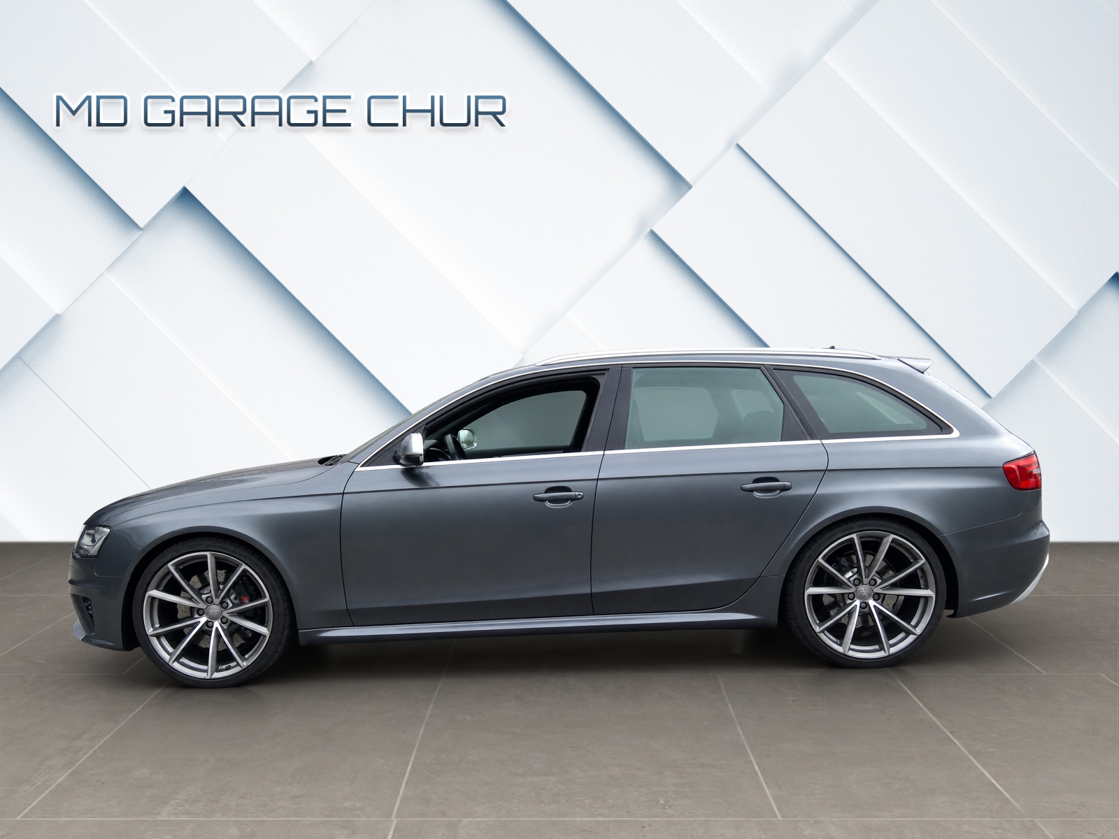 AUDI RS4 Avant 4.2 FSI V8 quattro S-tronic-image-2