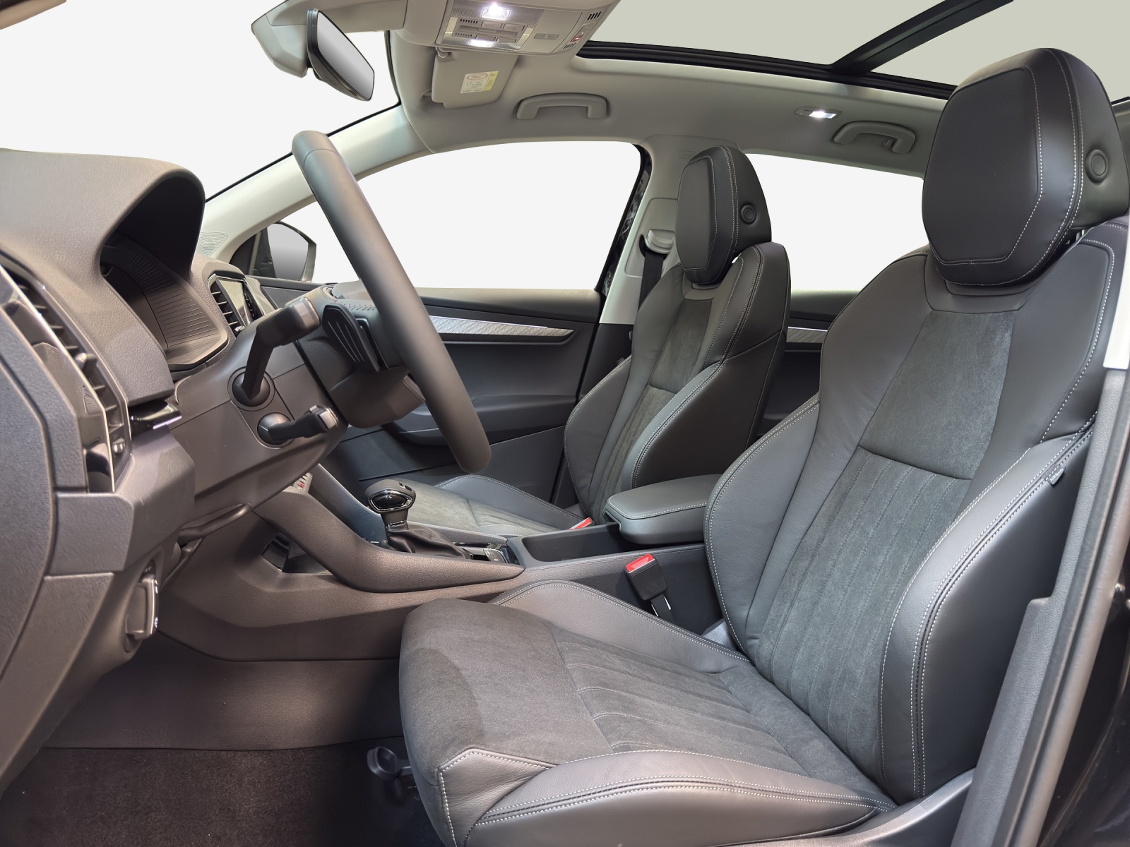 SKODA Karoq 1.5 TSI Dynamic DSG-image-7