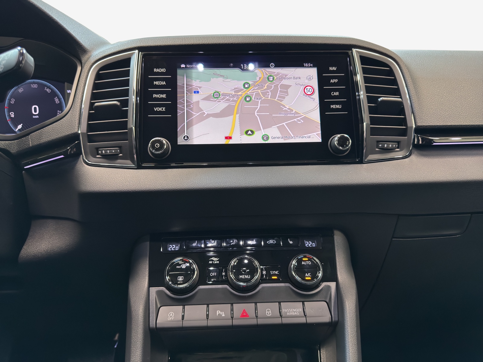 SKODA Karoq 1.5 TSI Dynamic DSG-image-10