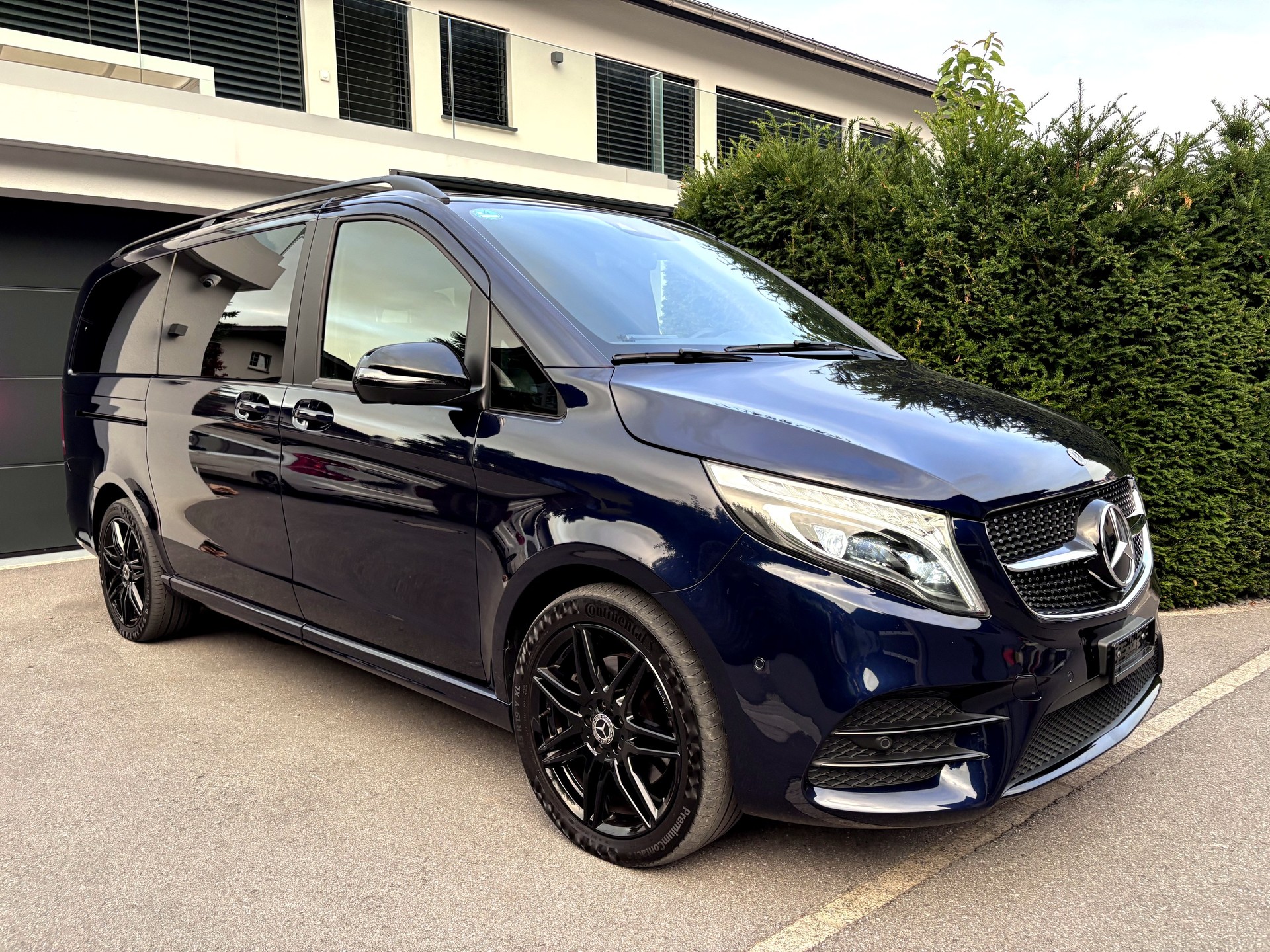 MERCEDES-BENZ V 300 d Swiss Ed. lang 4matic-image-0