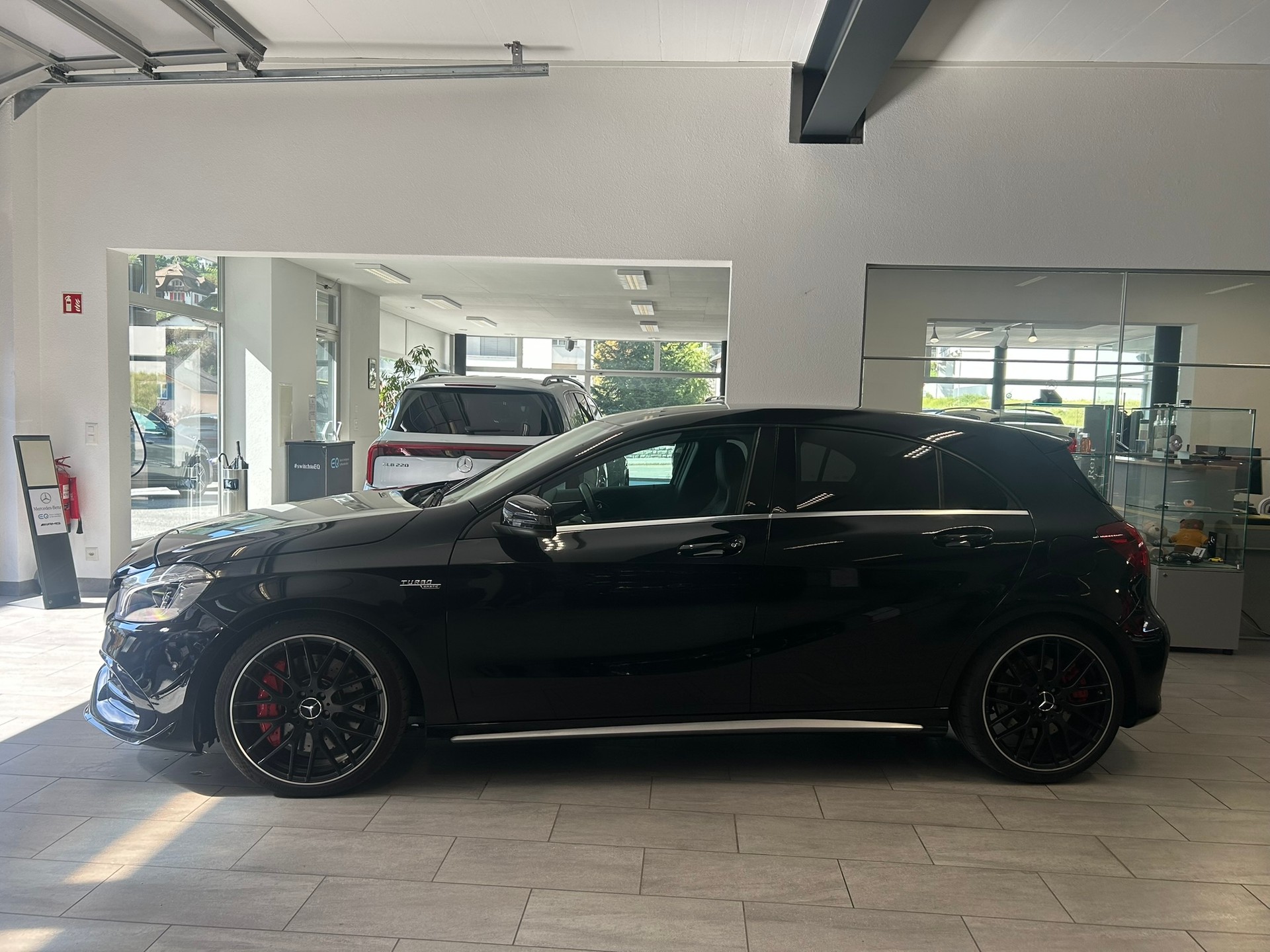 MERCEDES-BENZ A 45 AMG 4Matic Speedshift 7G-DCT-image-4