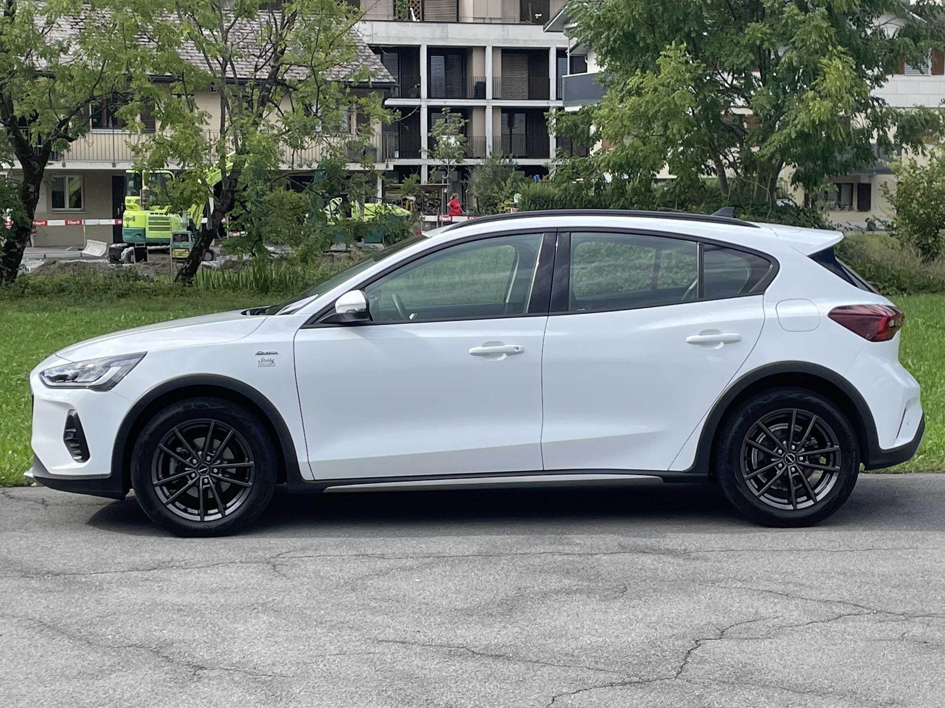 FORD Focus 1.0i EcoB Hybrid 155PS Active-showroom-element-2