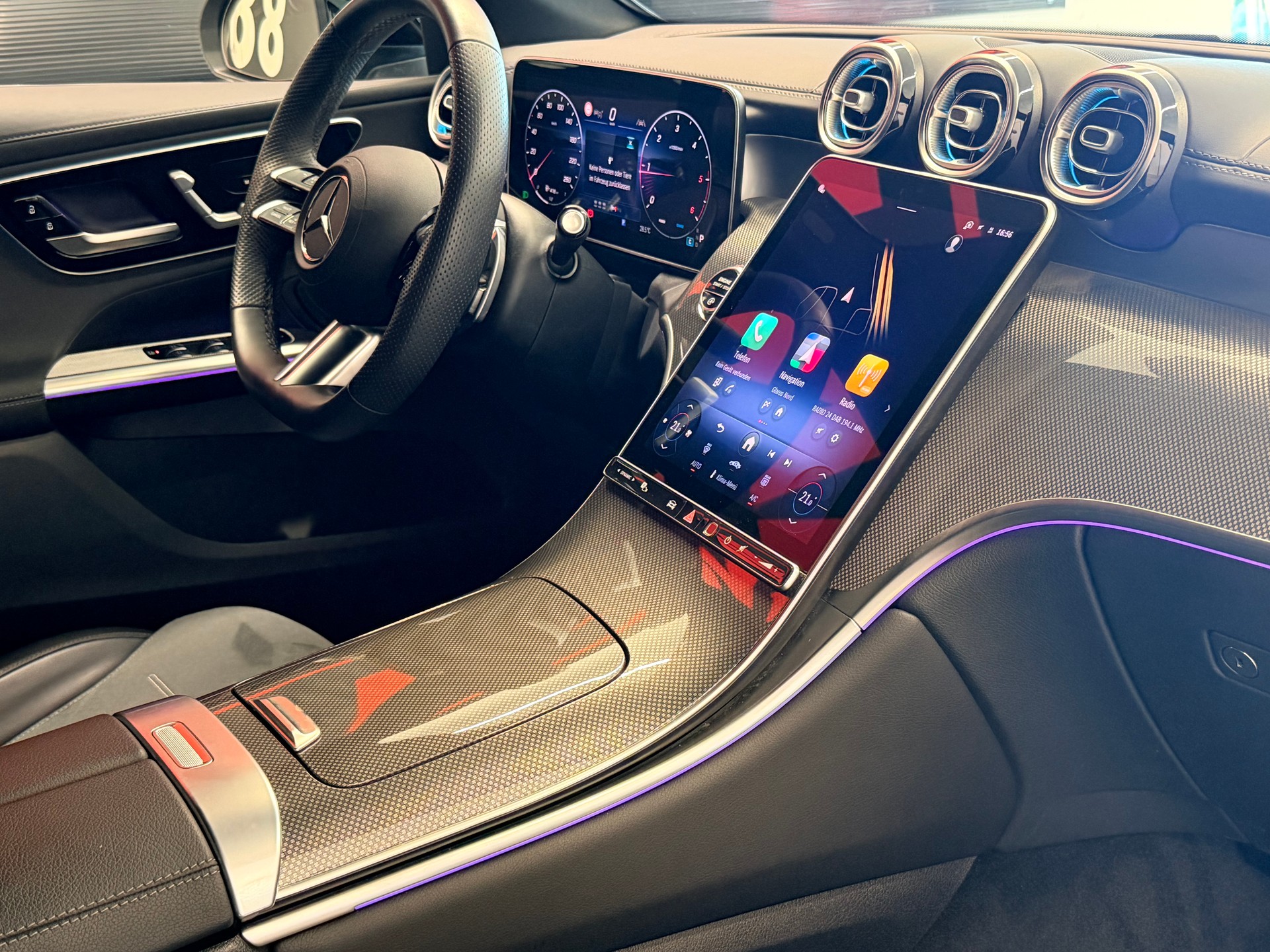 MERCEDES-BENZ GLC 300 d AMG 4Matic 9G-Tronic-image-17