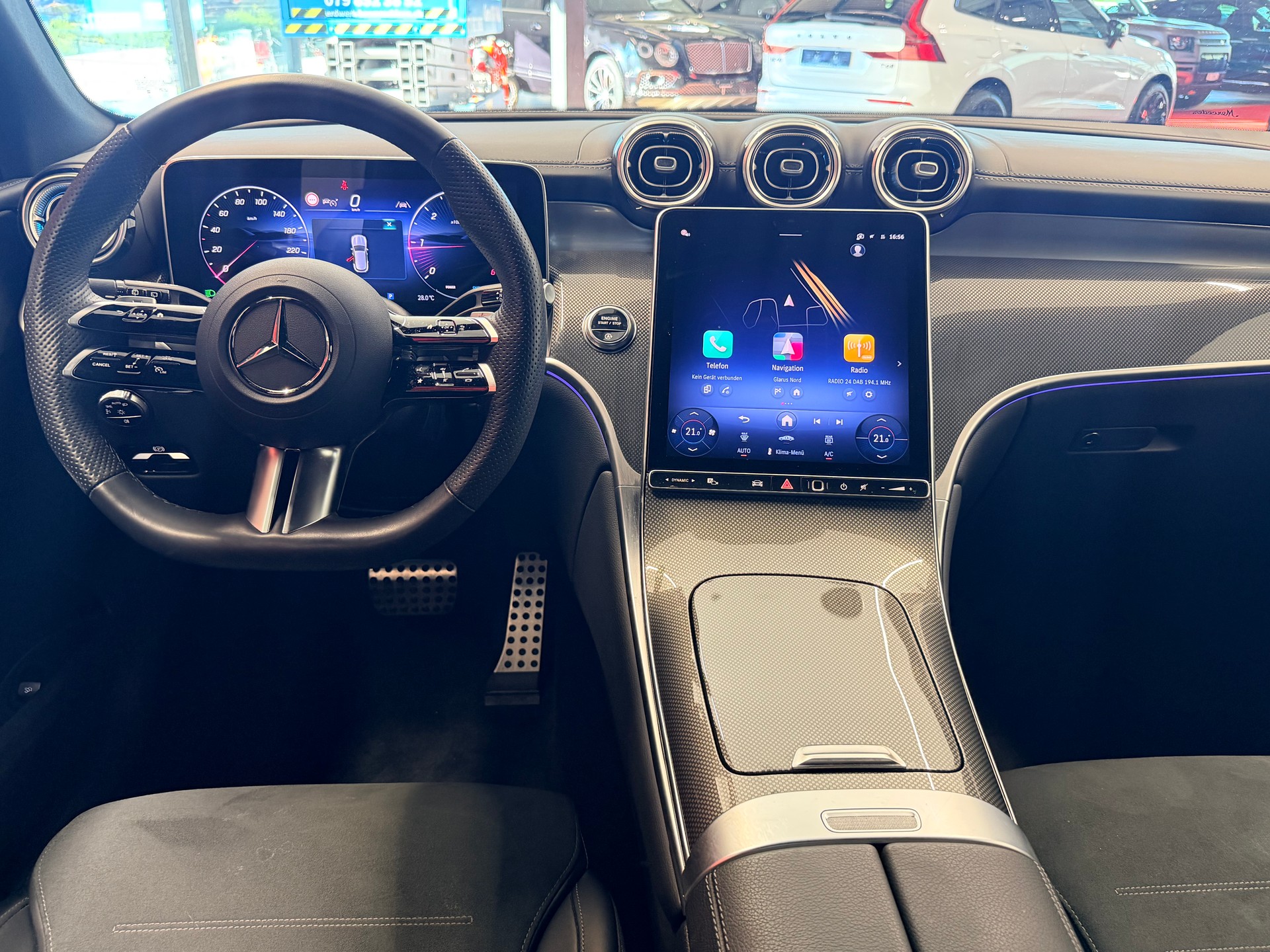 MERCEDES-BENZ GLC 300 d AMG 4Matic 9G-Tronic-image-15