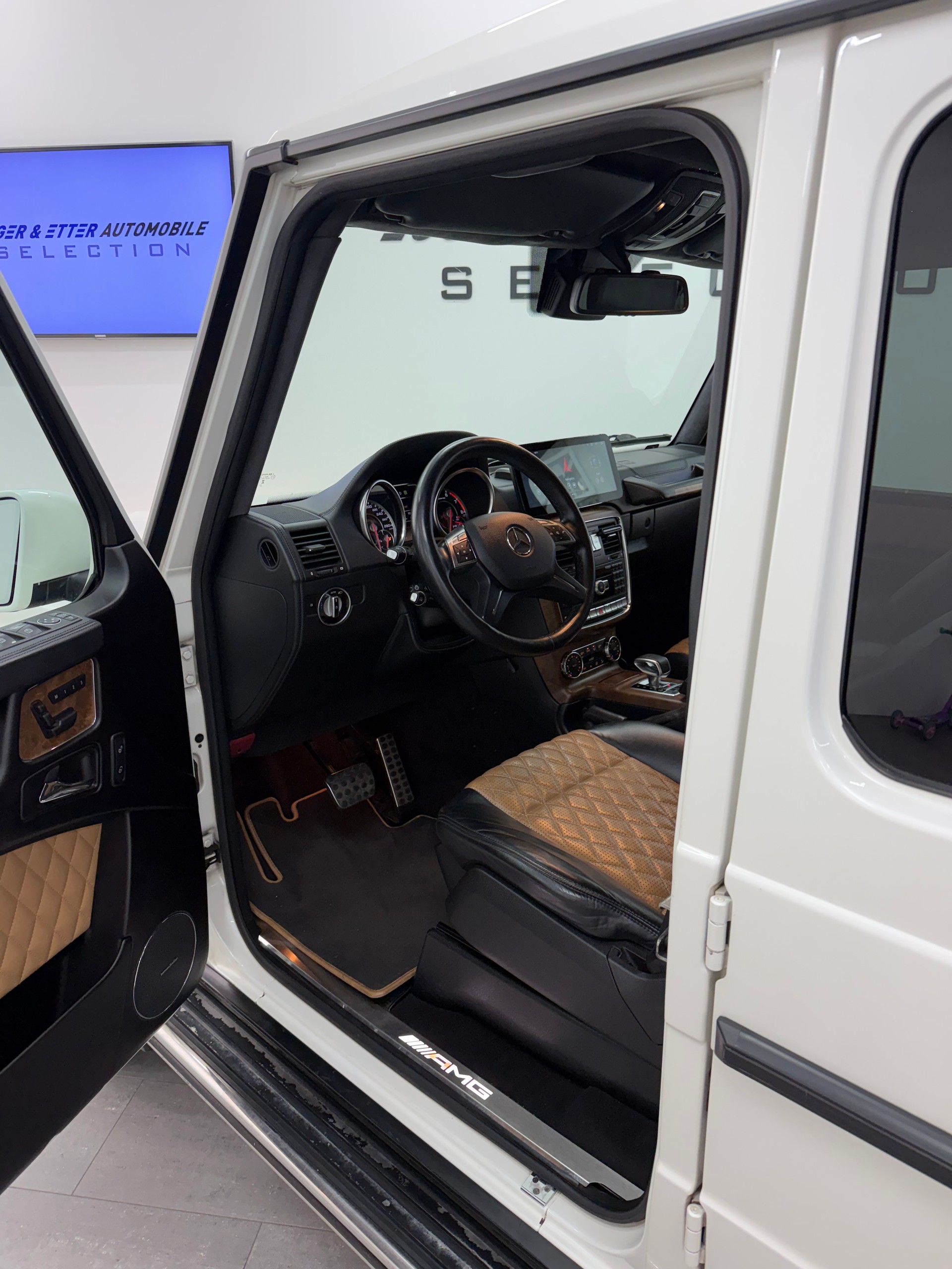 MERCEDES-BENZ G 63 AMG Automatic-image-7