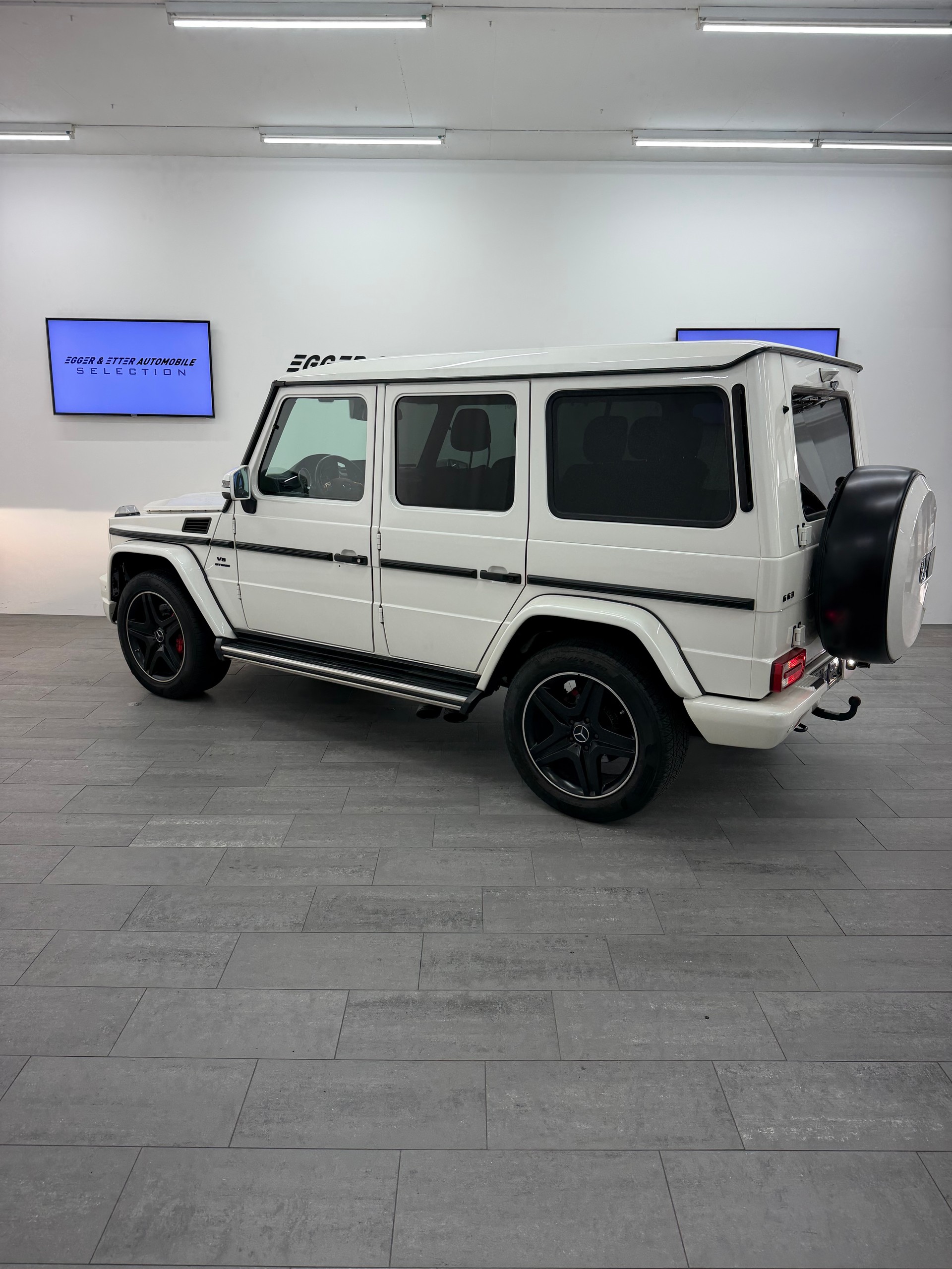 MERCEDES-BENZ G 63 AMG Automatic-image-6