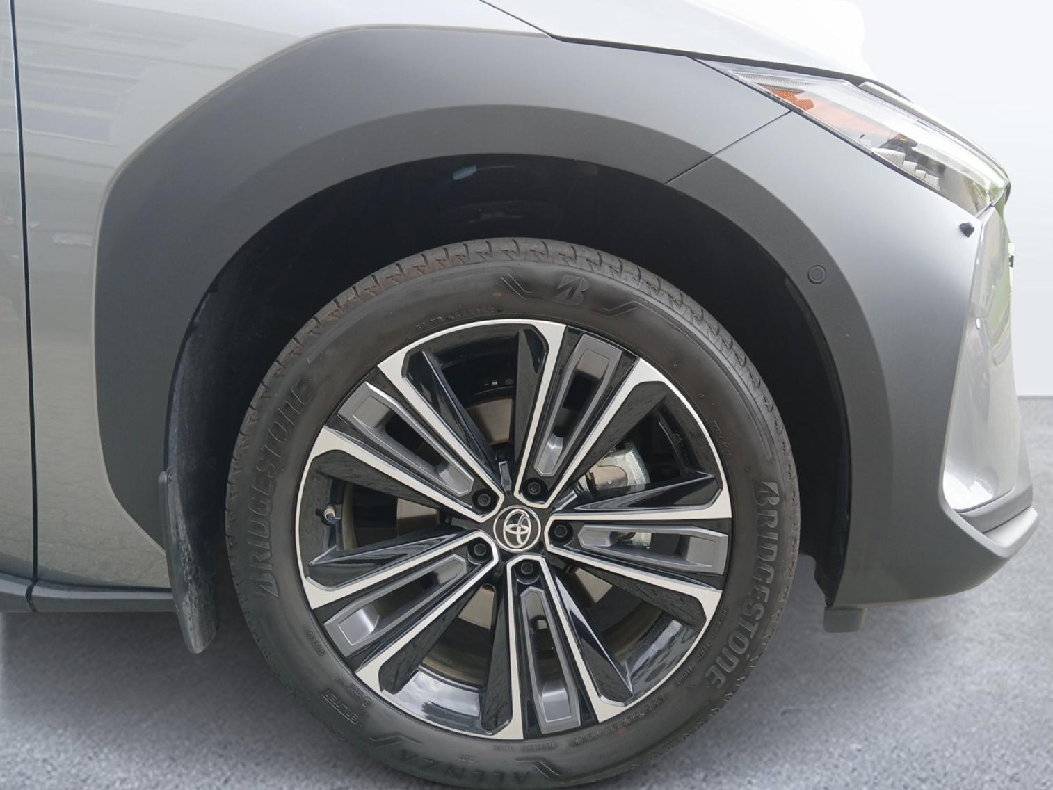 TOYOTA bZ4X Premium AWD-image-15