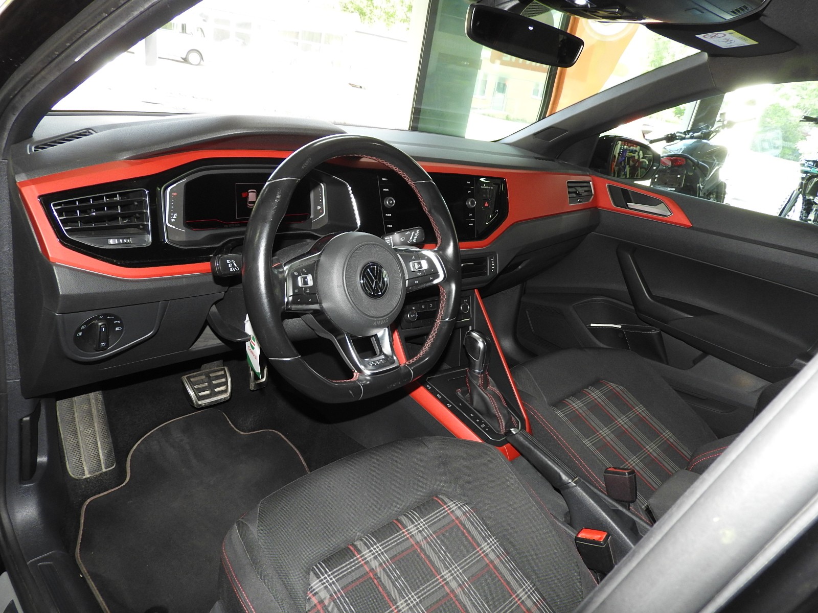 VW Polo 2.0 TSI GTI DSG-image-5