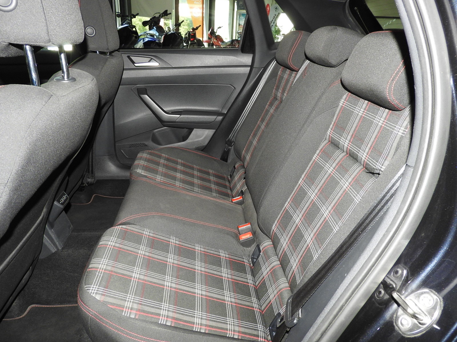 VW Polo 2.0 TSI GTI DSG-image-7