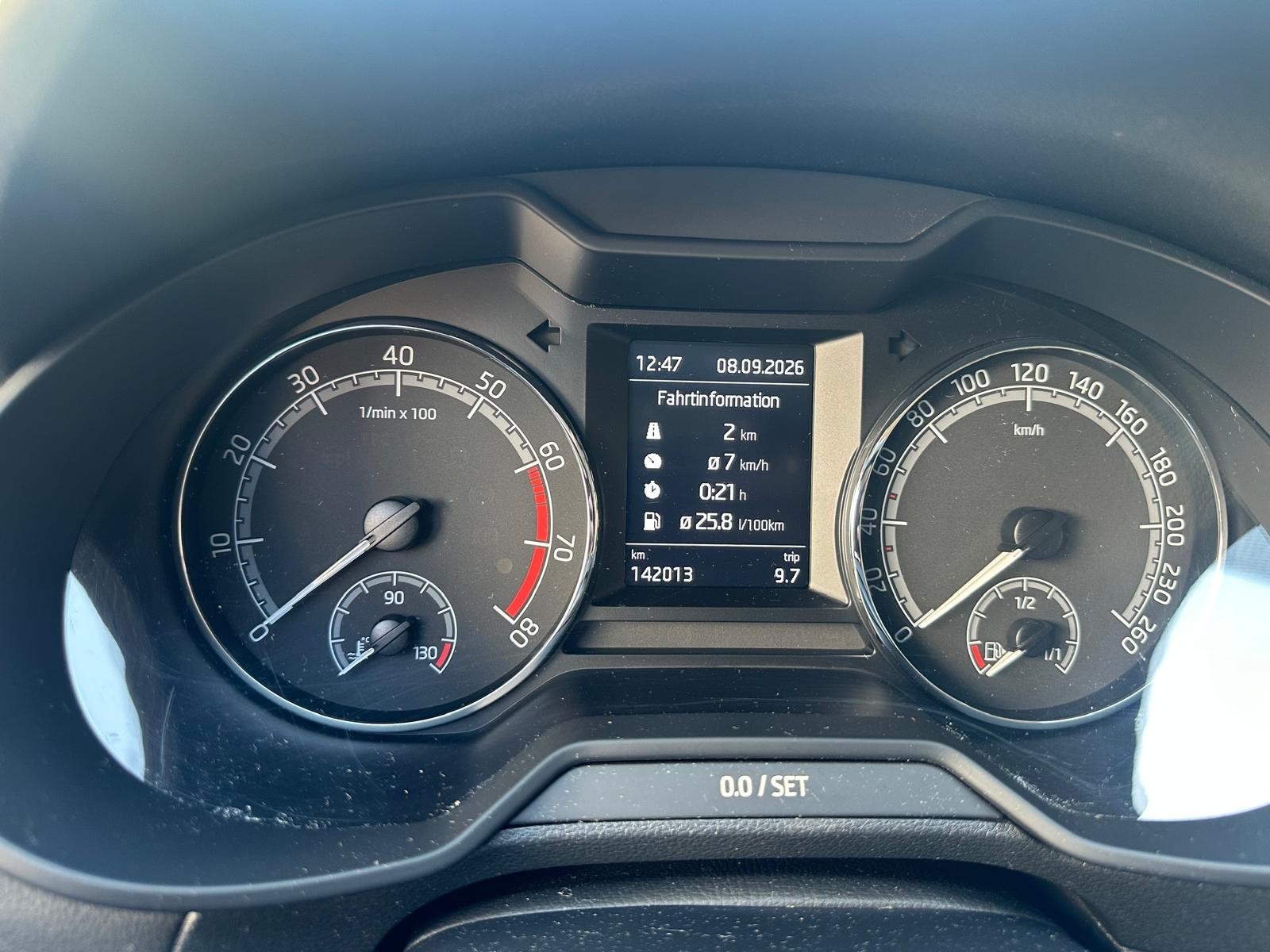 SKODA Octavia Combi 2.0 TSI Ambition DSG-image-12